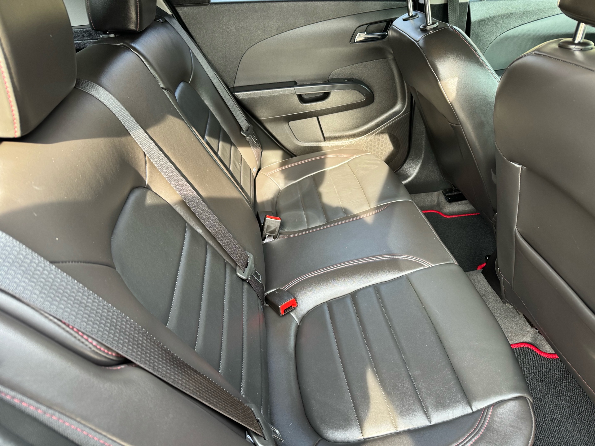 /canadacars/2015-Chevrolet-Sonic-38099085995186344.jpg
