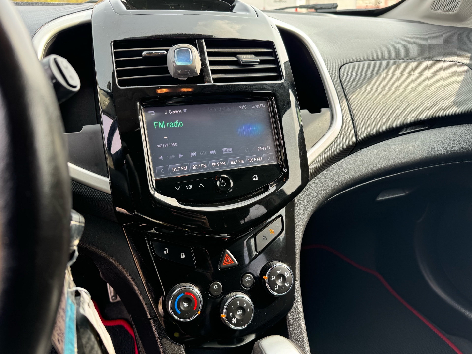 /canadacars/2015-Chevrolet-Sonic-5033853510091943.jpg