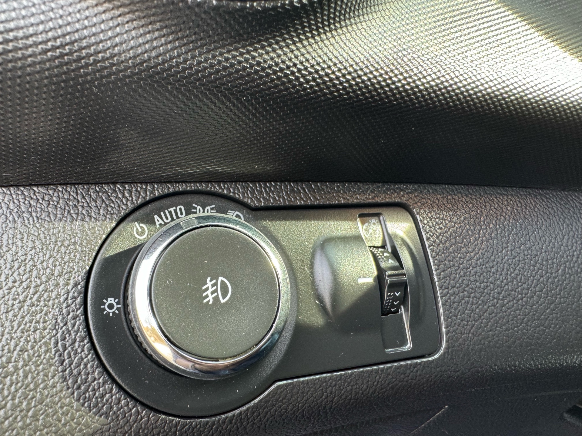 /canadacars/2015-Chevrolet-Sonic-5098091284415658.jpg