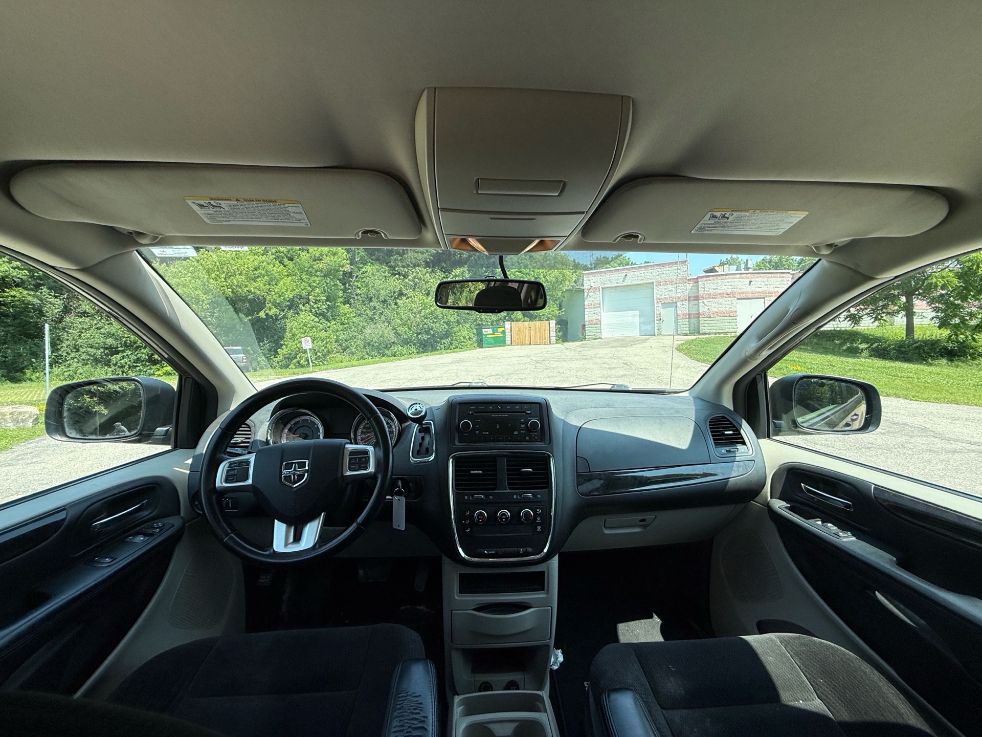 /canadacars/2015-Dodge-GrandCaravan-06239009371946325.jpg