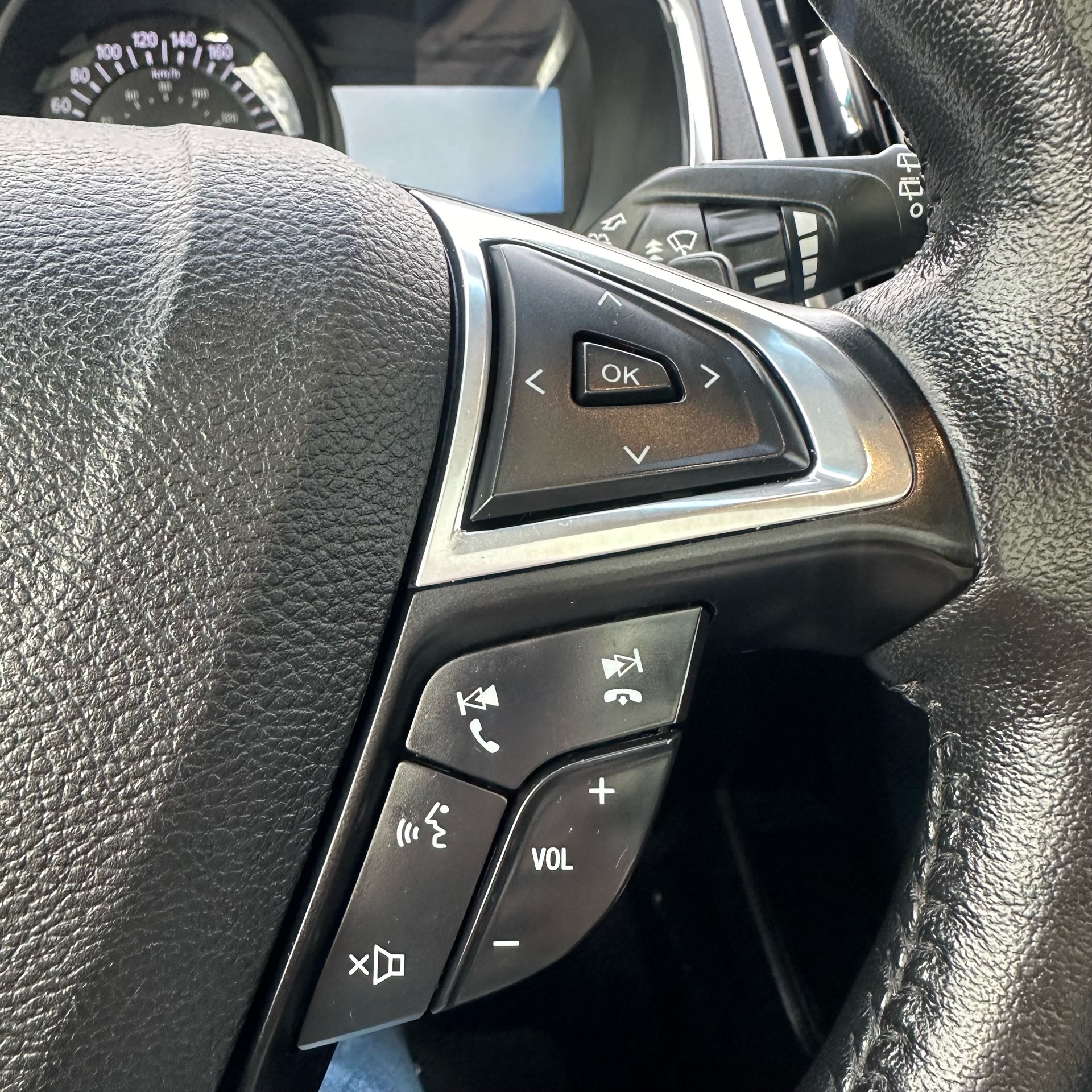 /canadacars/2015-Ford-Edge-13344365954969772.jpg