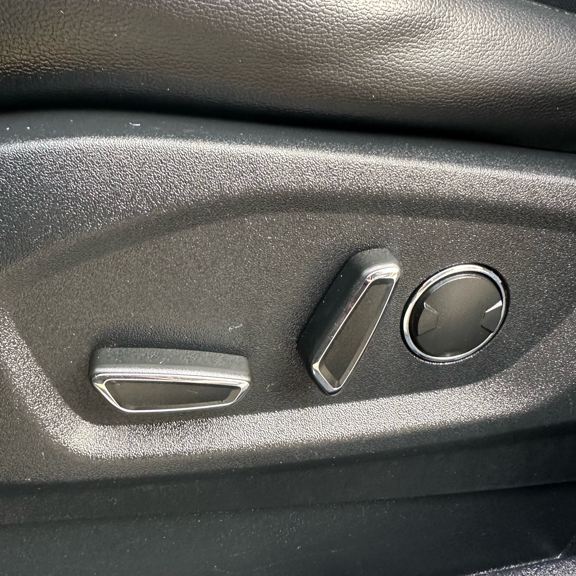 /canadacars/2015-Ford-Edge-22692315600574897.jpg