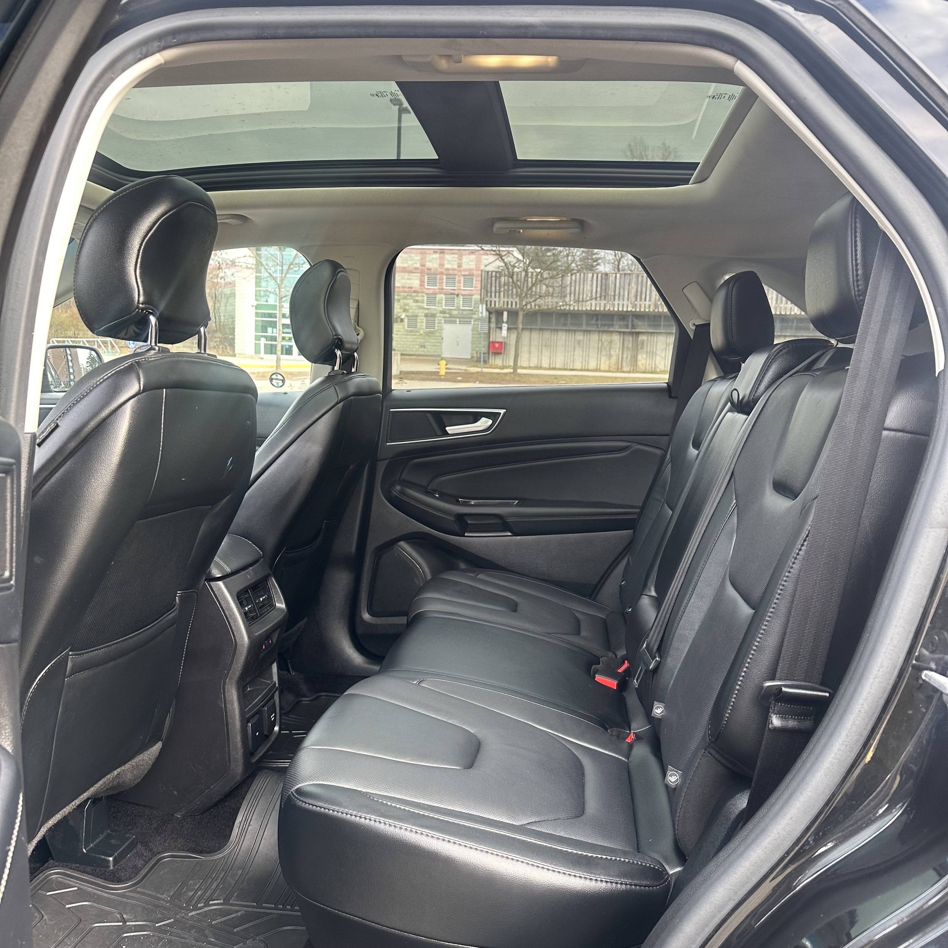 /canadacars/2015-Ford-Edge-3841315557307985.jpg