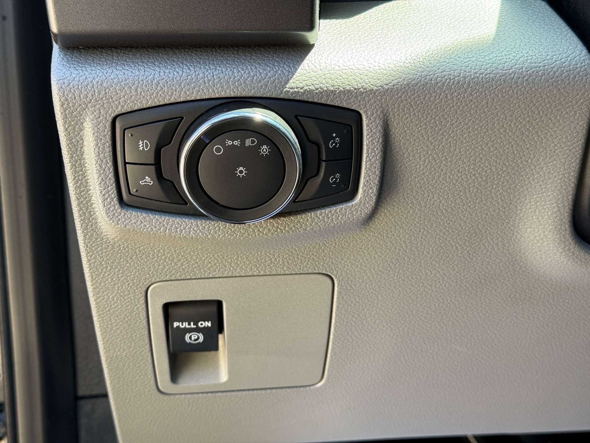 /canadacars/2015-Ford-F-150-5102460048321165.jpg