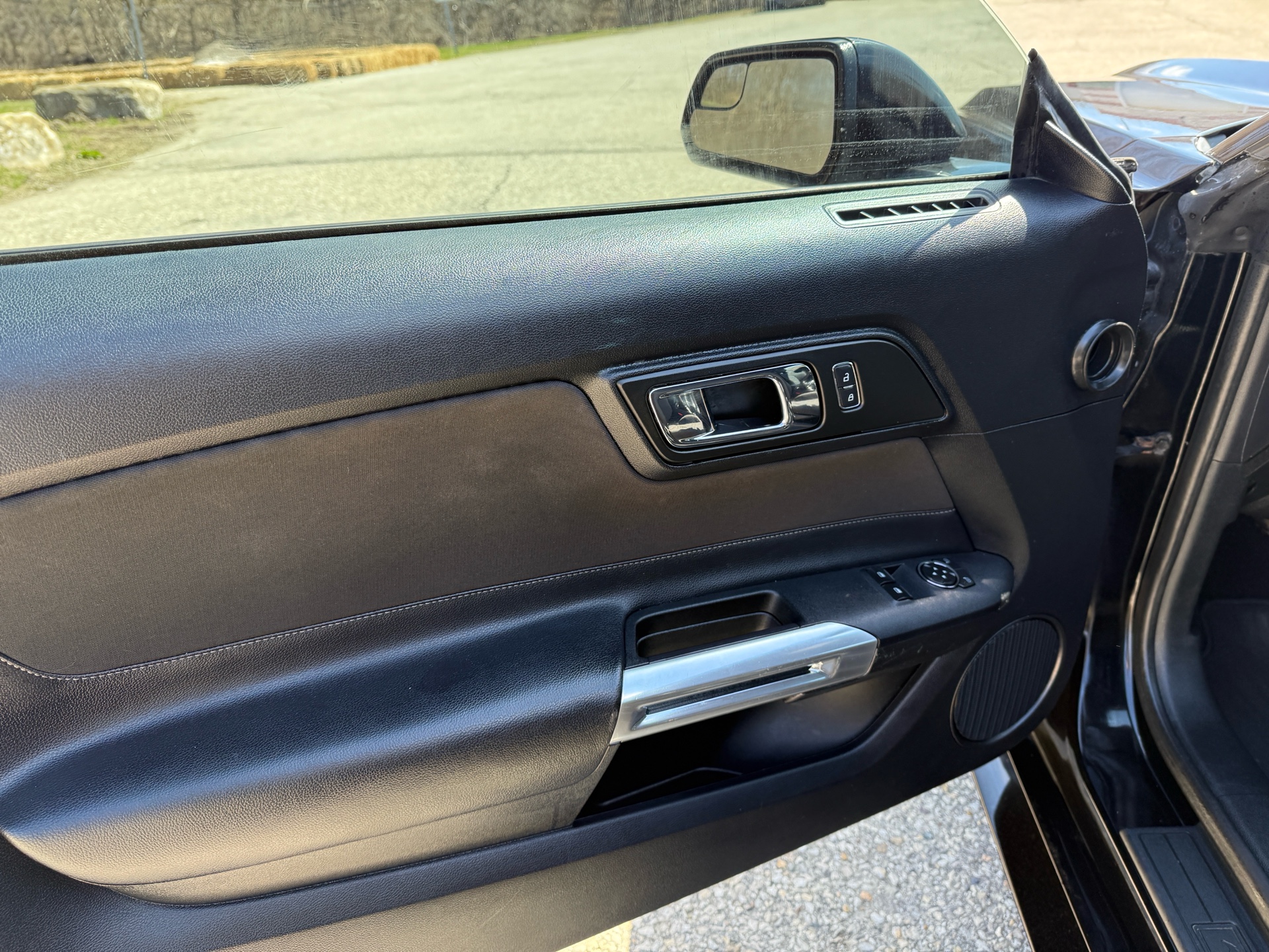 /canadacars/2015-Ford-Mustang-00043455382074930604.jpg