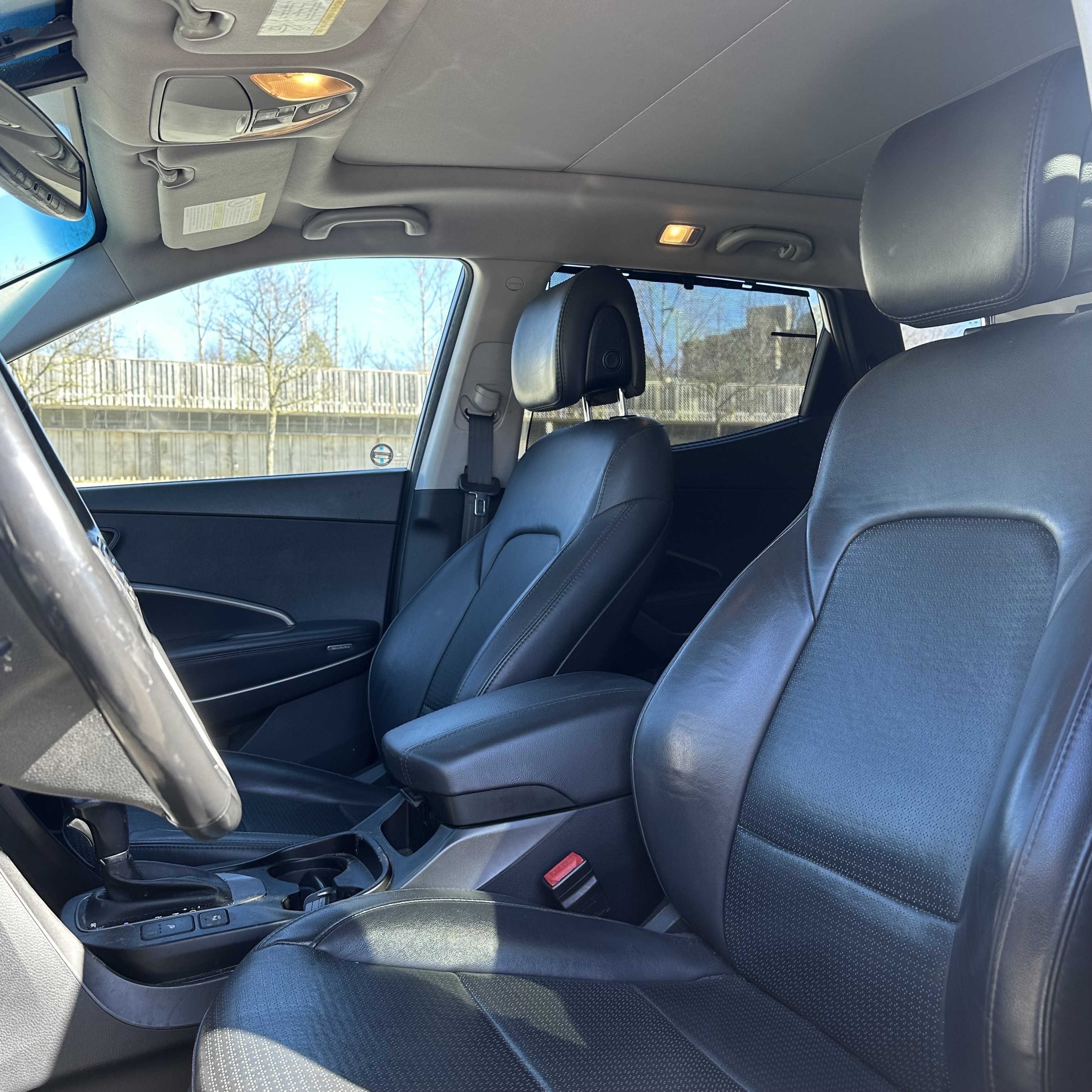 /canadacars/2015-Hyundai-SantaFe-26112208082956956.jpg