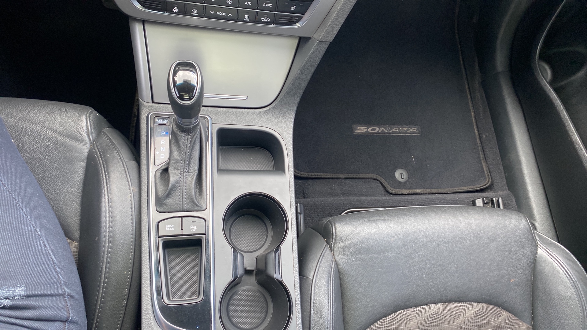 /canadacars/2015-Hyundai-Sonata-7019619628382872.jpg