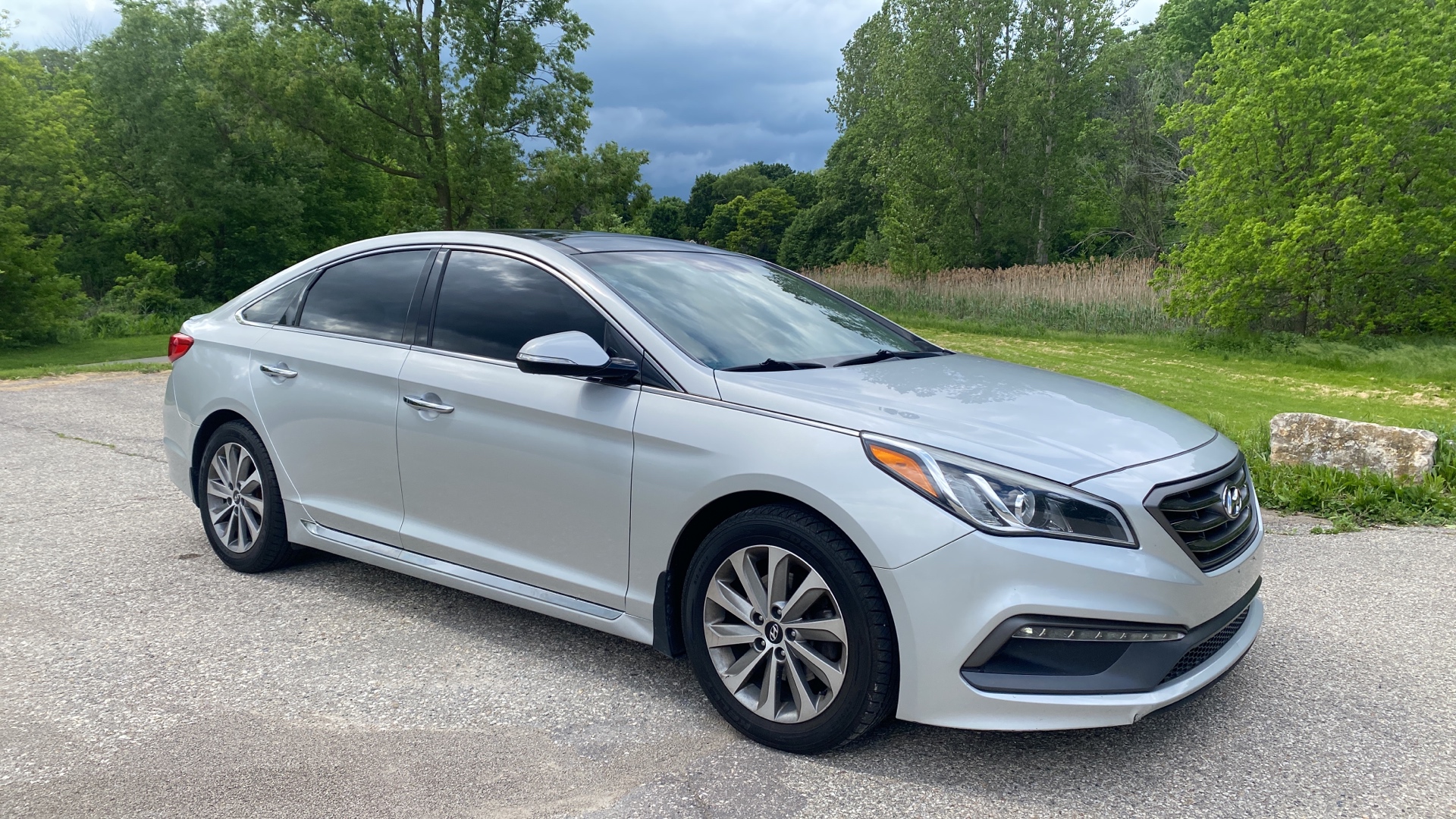 /canadacars/2015-Hyundai-Sonata-7040353624267834.jpg
