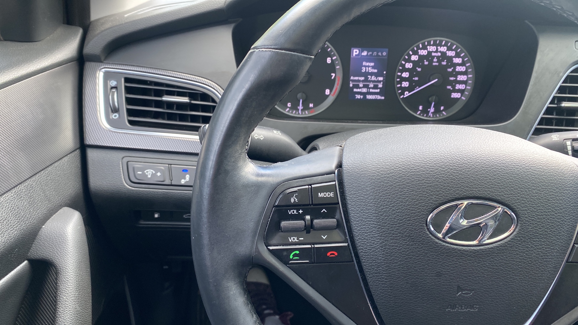 /canadacars/2015-Hyundai-Sonata-9378770937769709.jpg