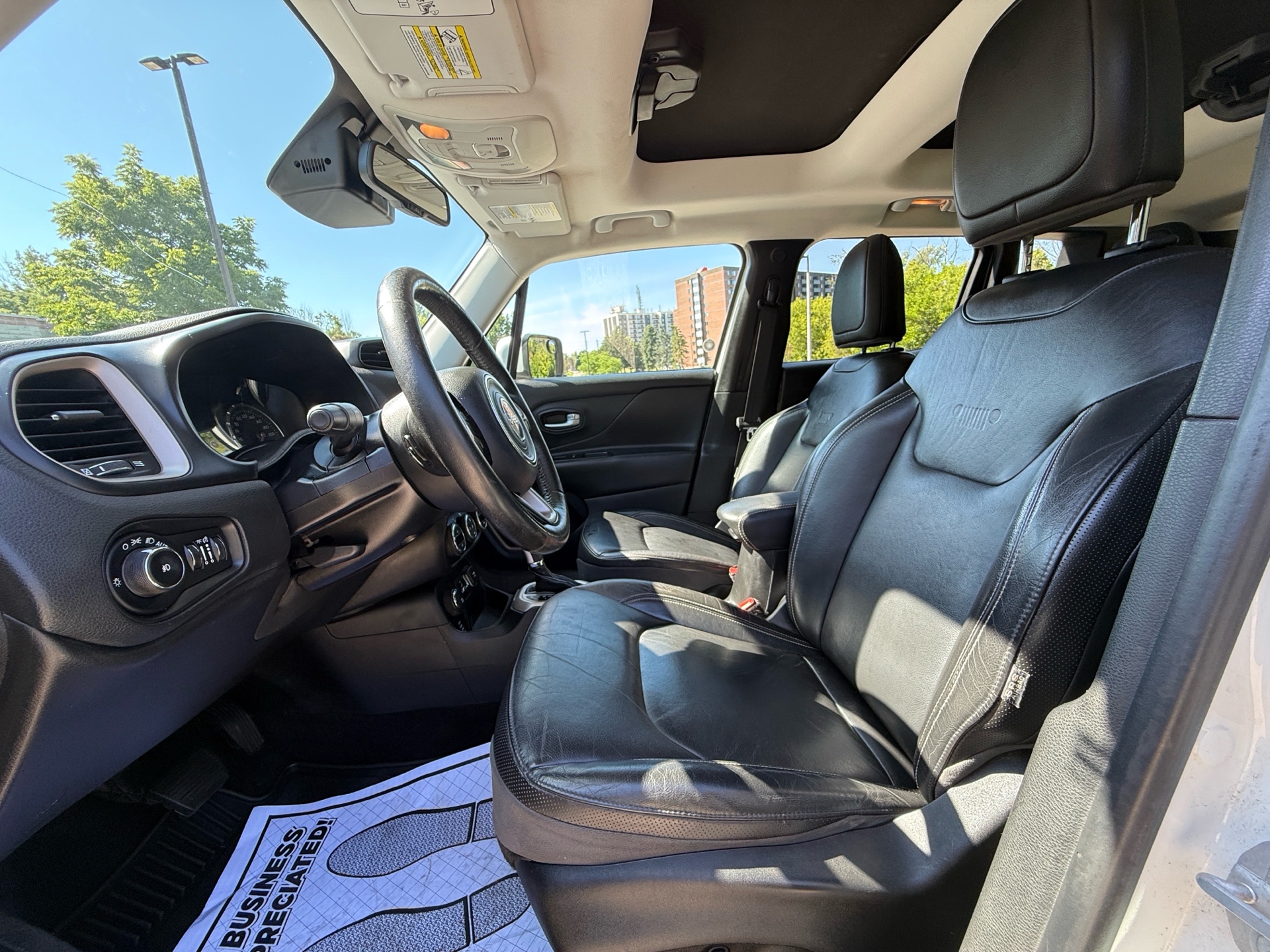 /canadacars/2015-Jeep-Renegade-290735775069225.jpg