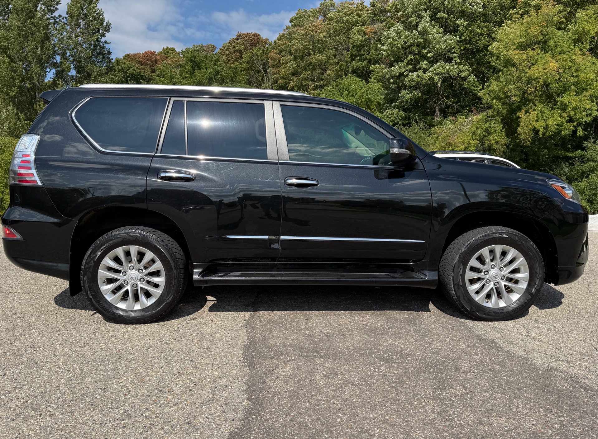 /canadacars/2015-Lexus-GX460-17829447267669418.jpg