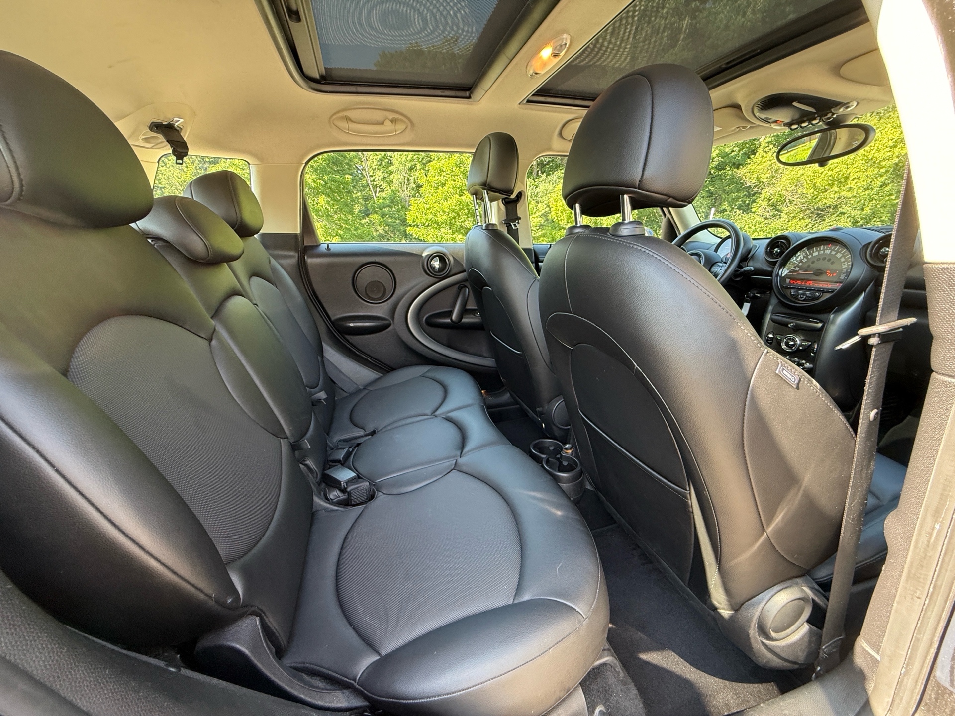 /canadacars/2015-MINI-CooperCountryman-14338618726059327.jpg