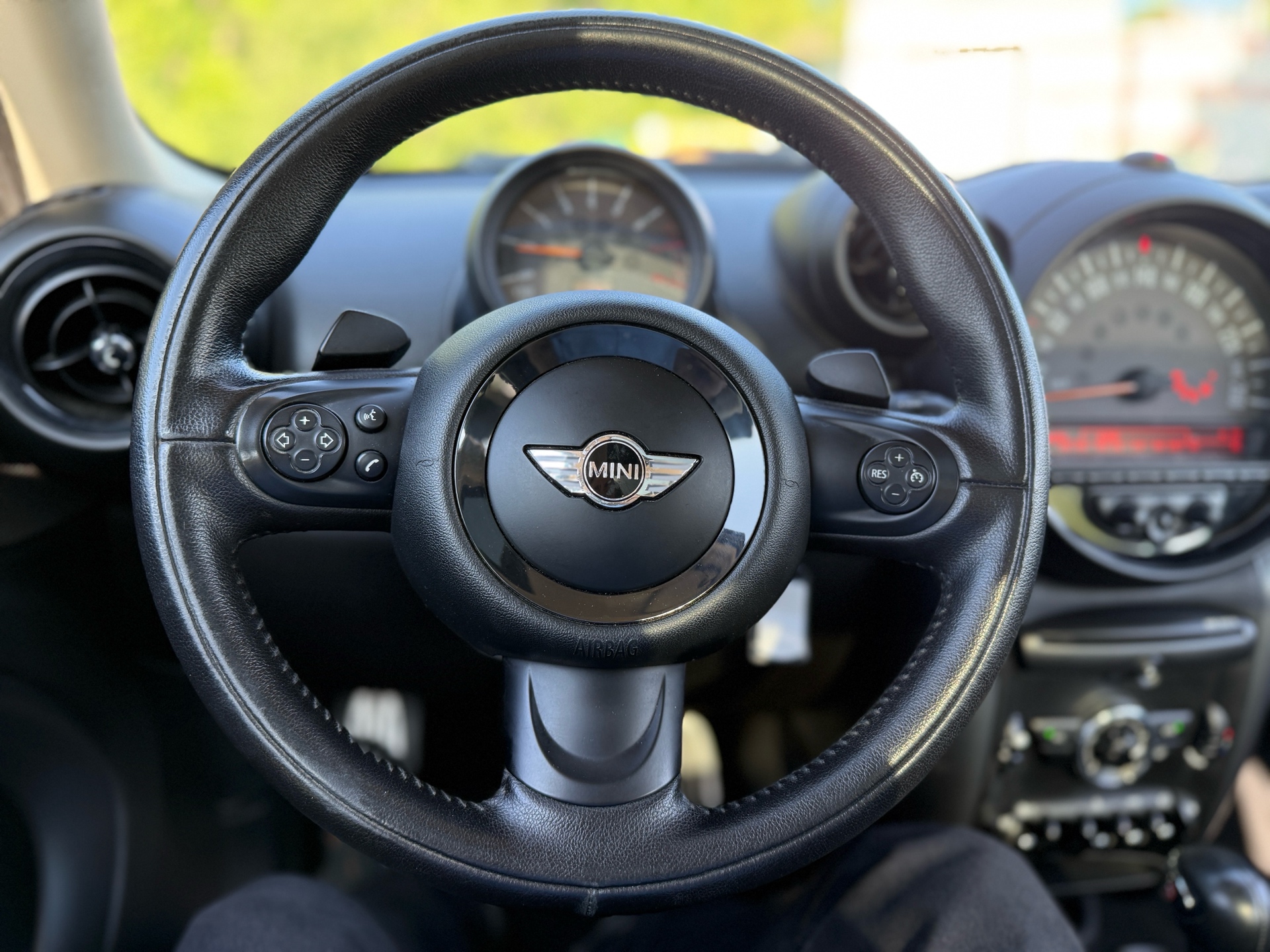 /canadacars/2015-MINI-CooperCountryman-35007651091275305.jpg