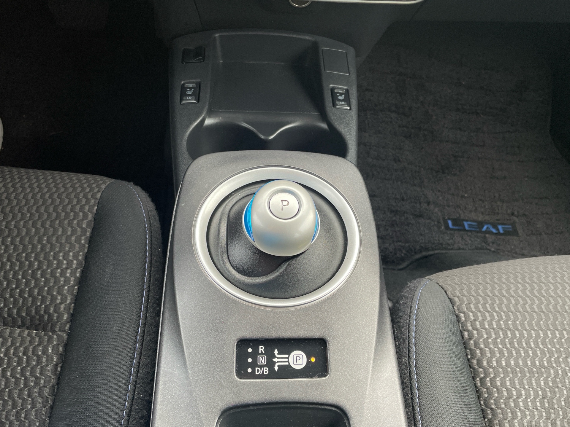 /canadacars/2015-Nissan-LEAF-06708047430789166.jpg