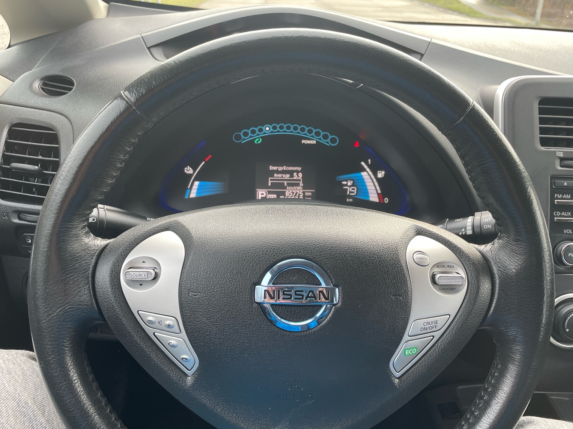 /canadacars/2015-Nissan-LEAF-130552048611823.jpg
