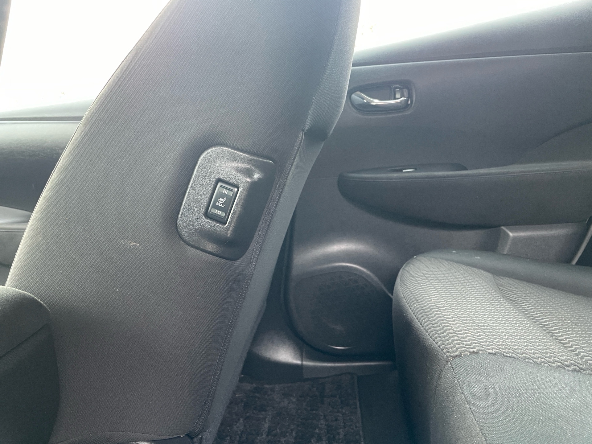 /canadacars/2015-Nissan-LEAF-7943618724382759.jpg