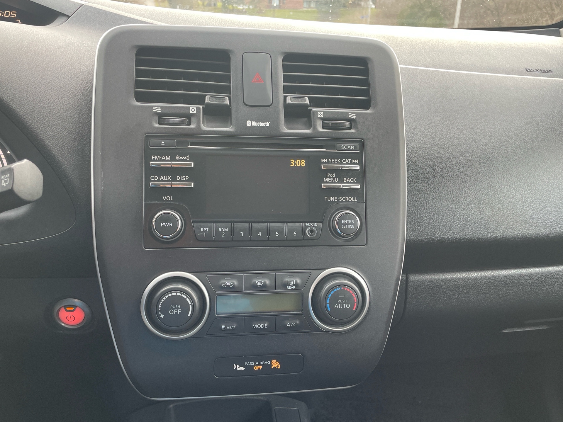 /canadacars/2015-Nissan-LEAF-9147580686402739.jpg