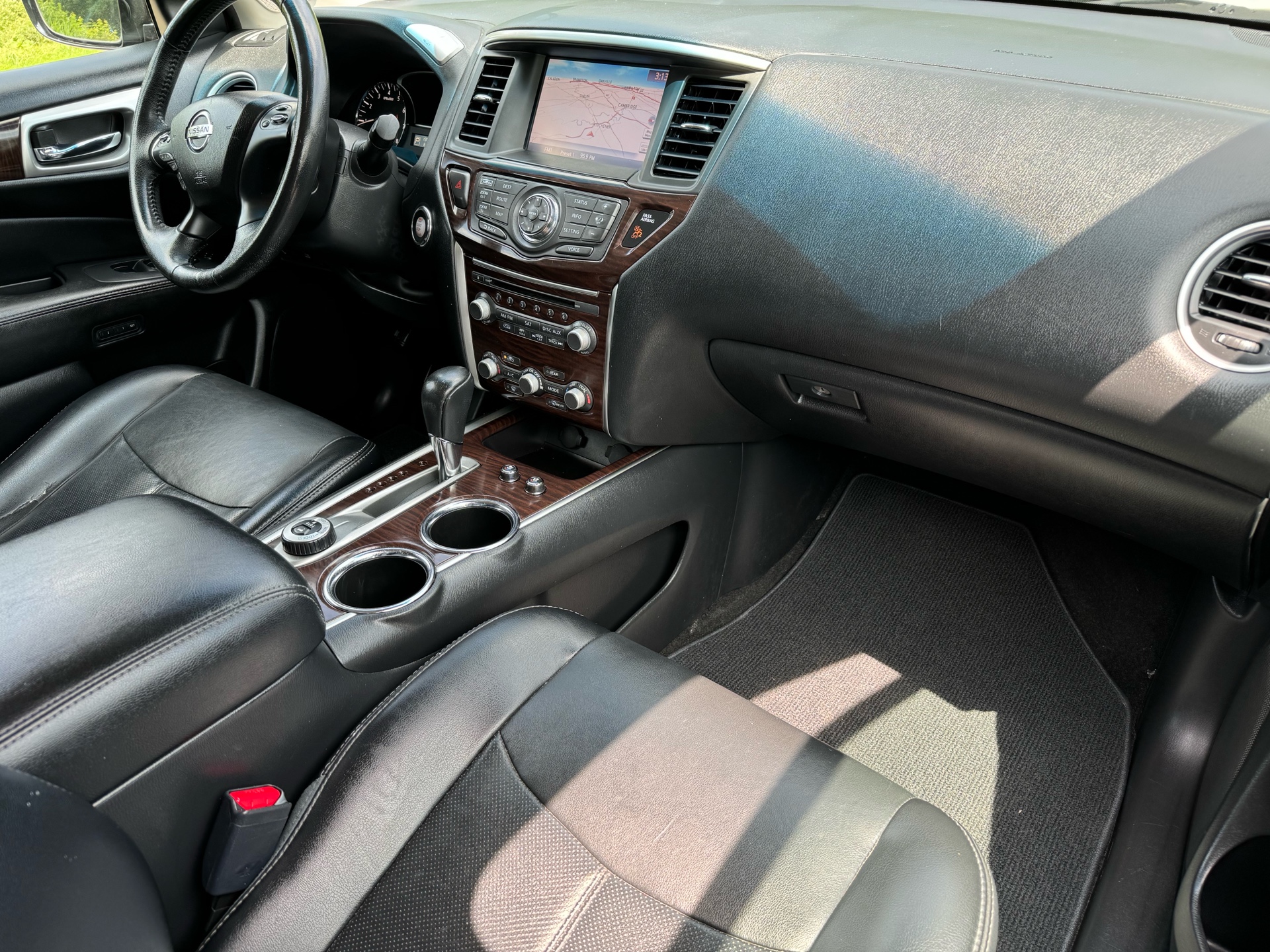 /canadacars/2015-Nissan-Pathfinder-4420720071438089.jpg