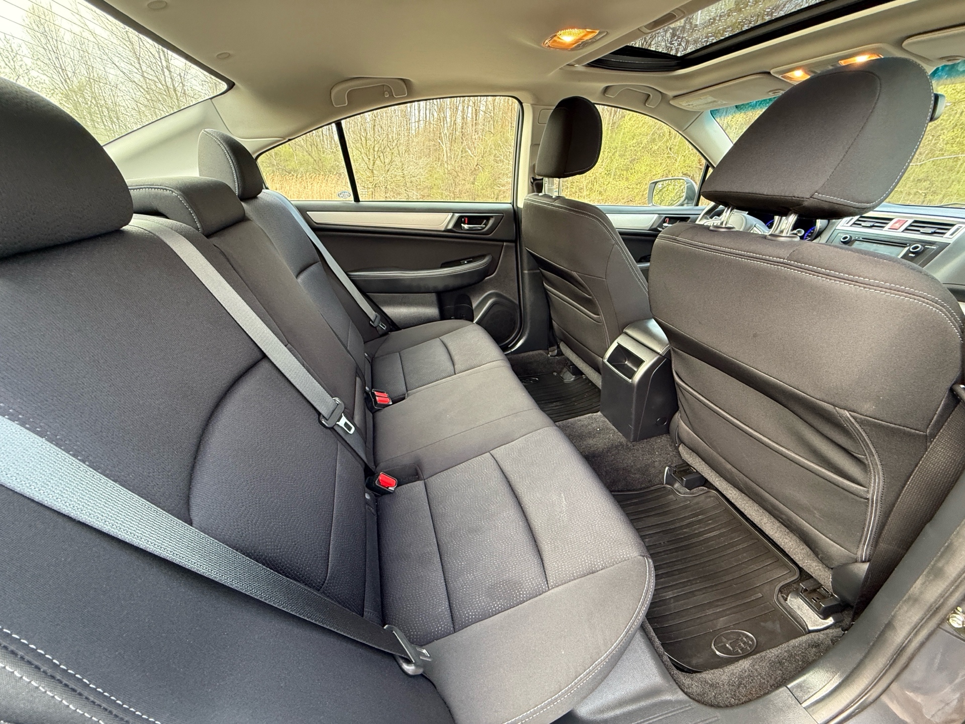 /canadacars/2015-Subaru-Legacy-036805806867568736.jpg