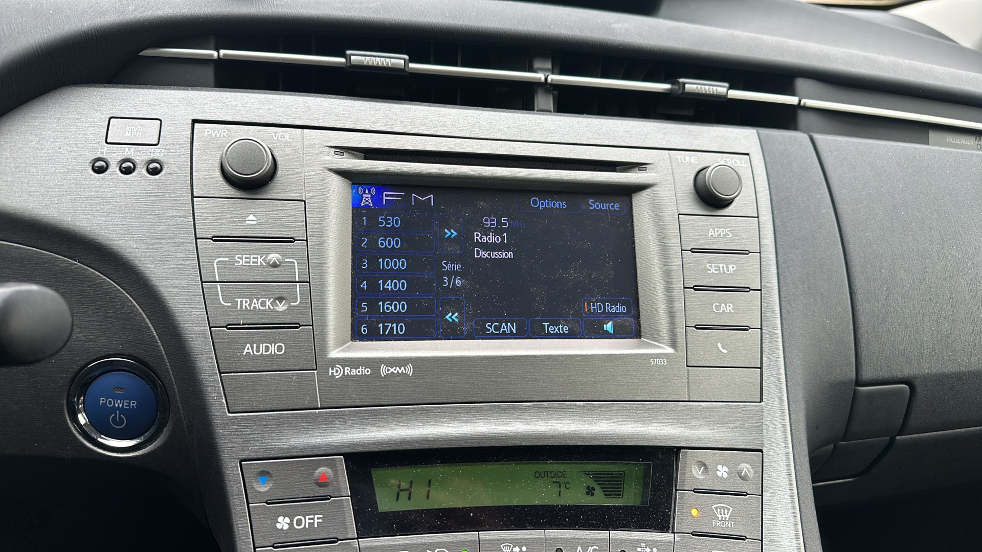 /canadacars/2015-TOYOTA-PRIUS-01693152723530944.jpg
