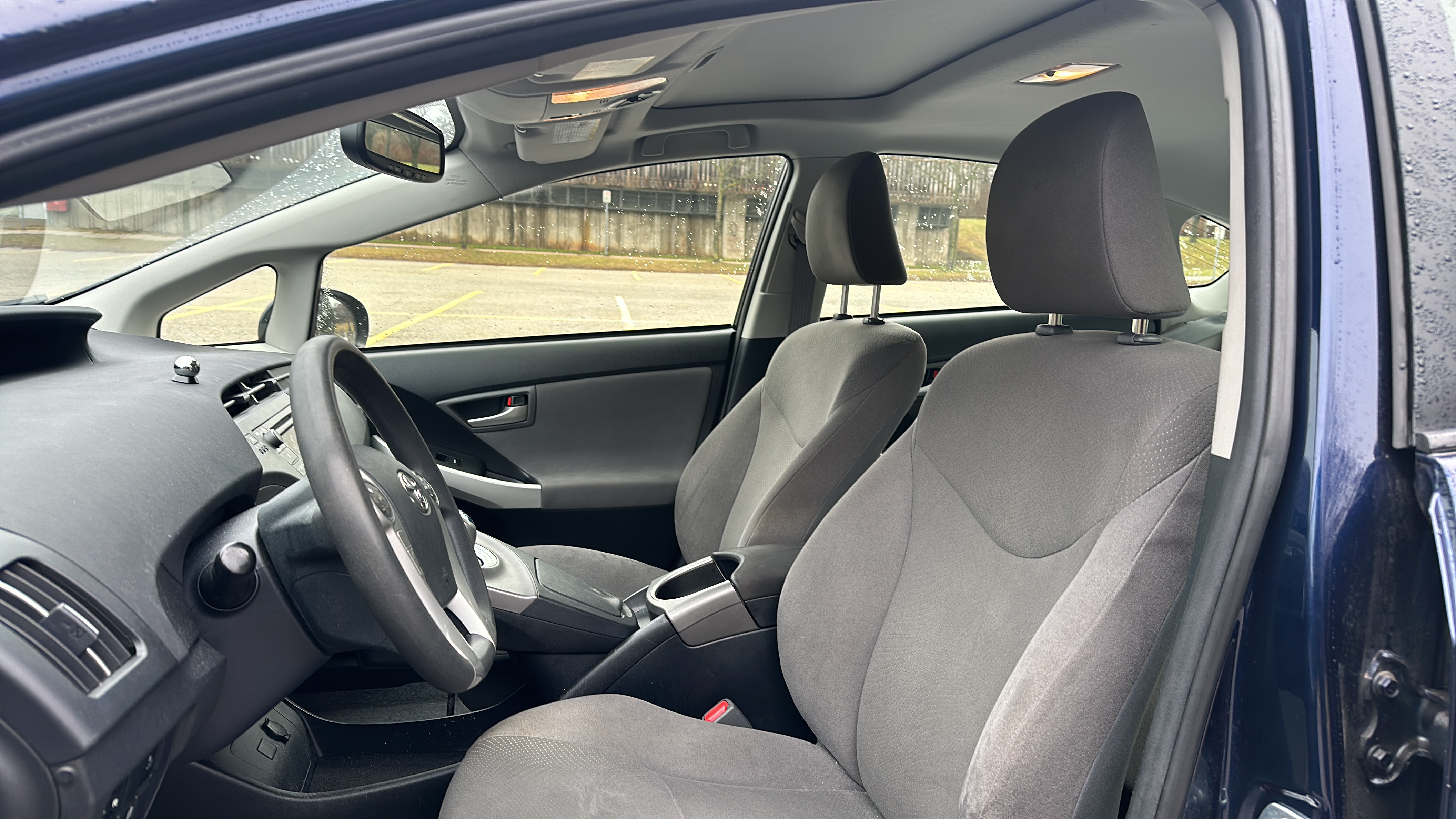 /canadacars/2015-TOYOTA-PRIUS-2598780421889735.jpg