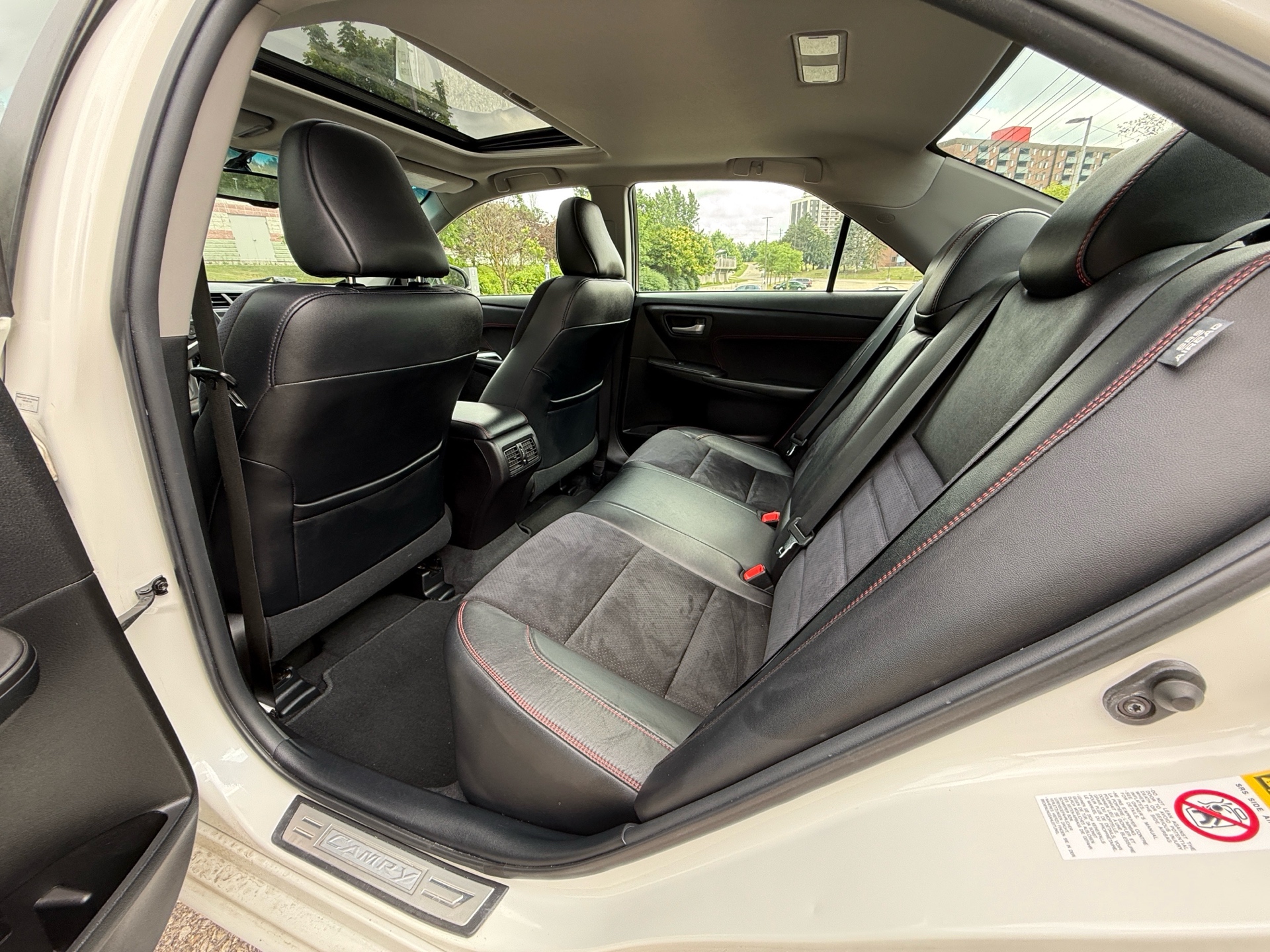 /canadacars/2015-Toyota-Camry-07764975163596732.jpg