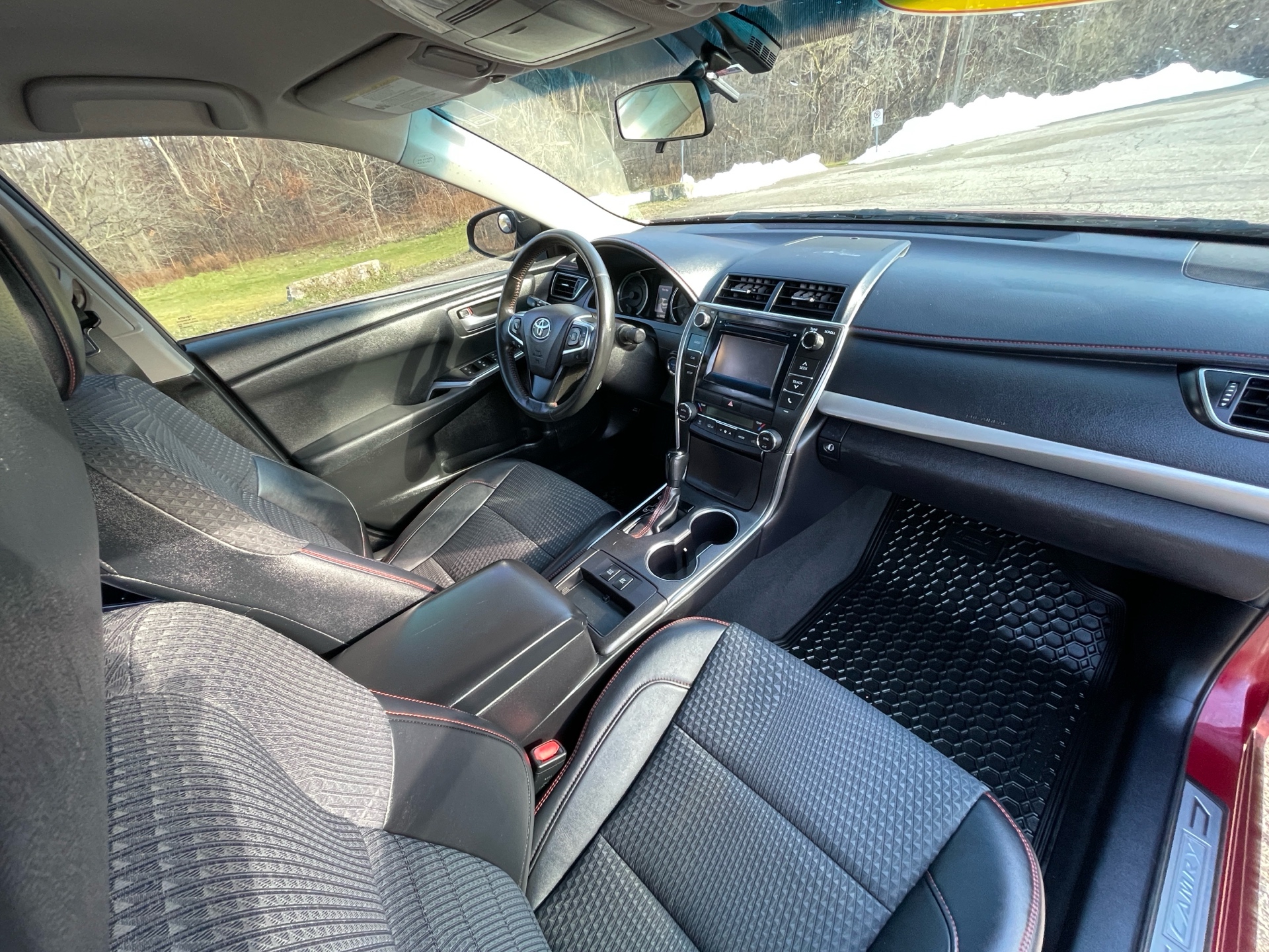 /canadacars/2015-Toyota-CamryHybrid-3287890757855192.jpg