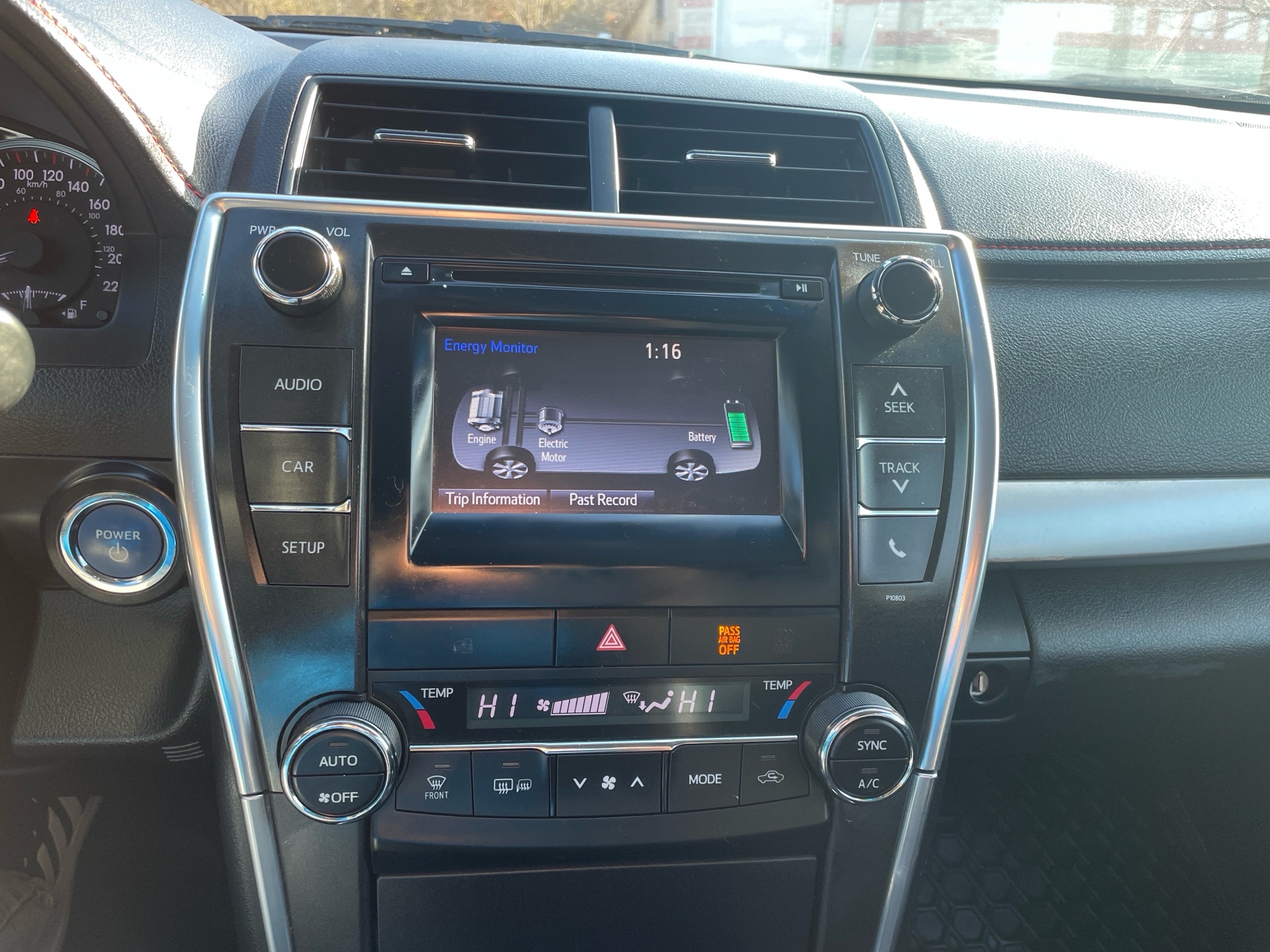 /canadacars/2015-Toyota-CamryHybrid-8937135958869864.jpg