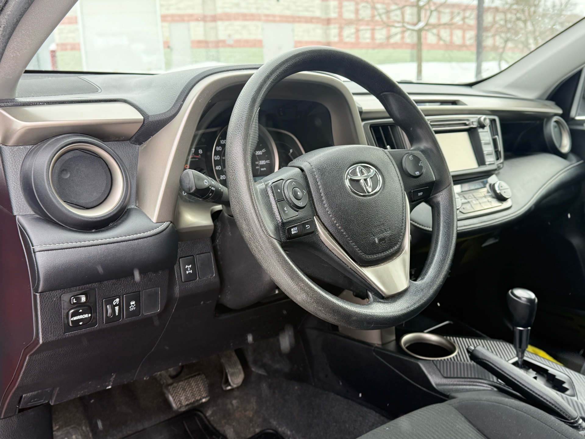/canadacars/2015-Toyota-RAV4-6084843326171647.jpg