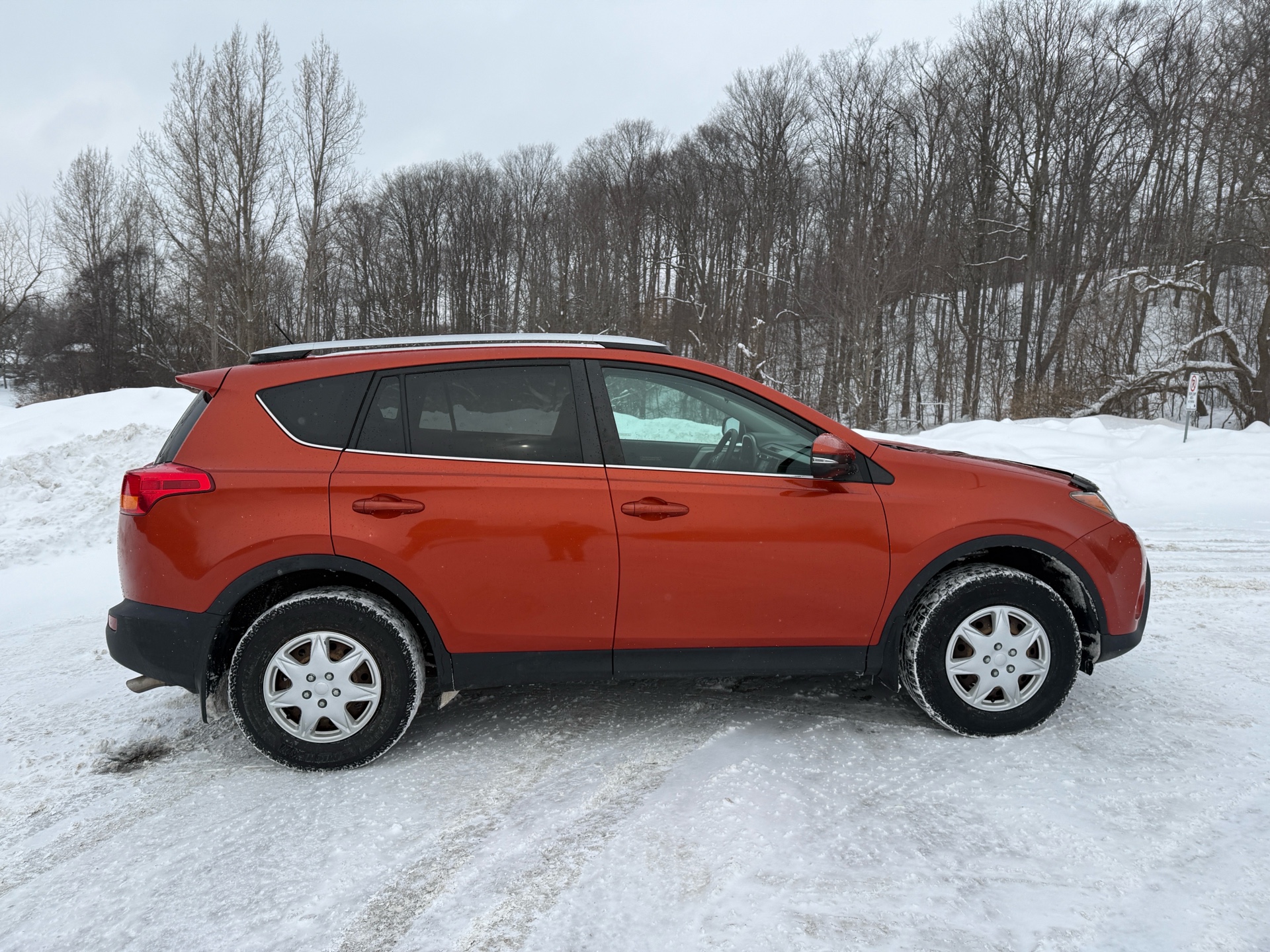 /canadacars/2015-Toyota-RAV4-6295535954047391.jpg