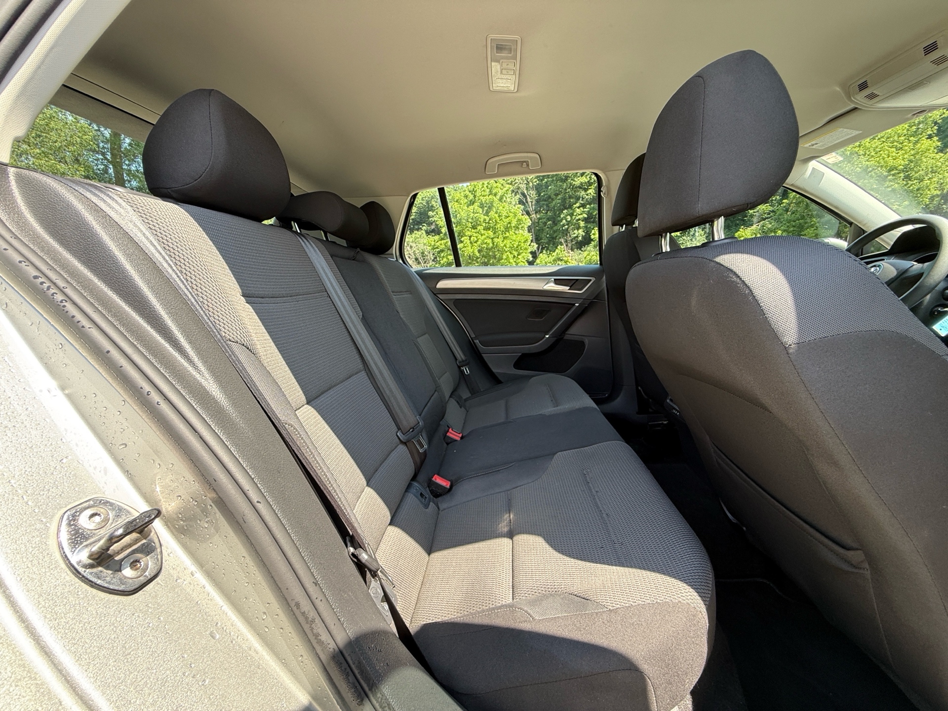 /canadacars/2015-Volkswagen-Golf-8214416309835275.jpg