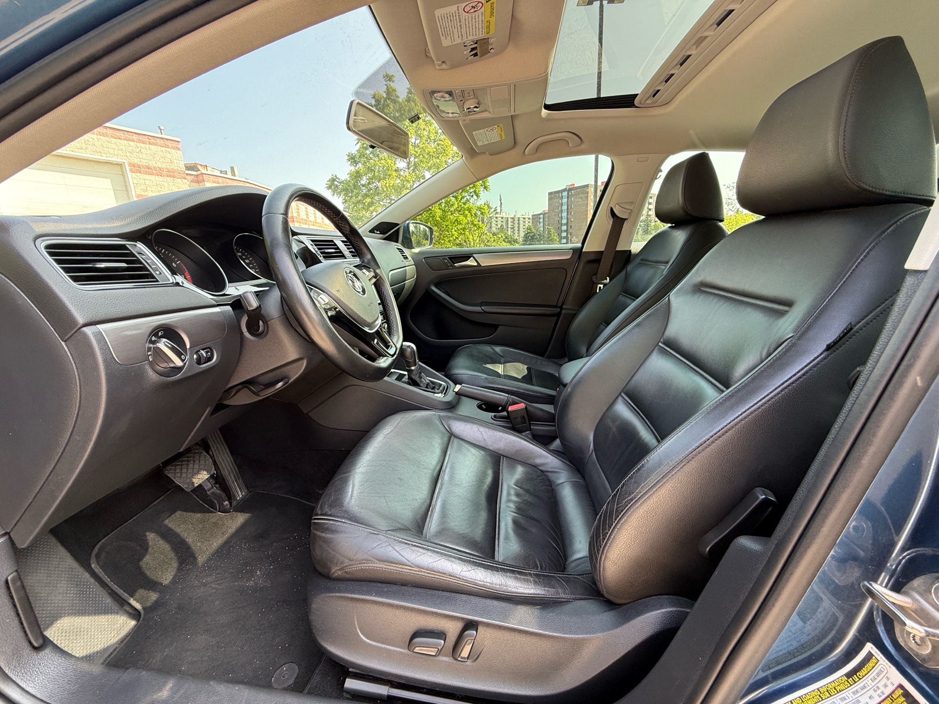 /canadacars/2015-Volkswagen-Jetta-056801366529318775.jpg