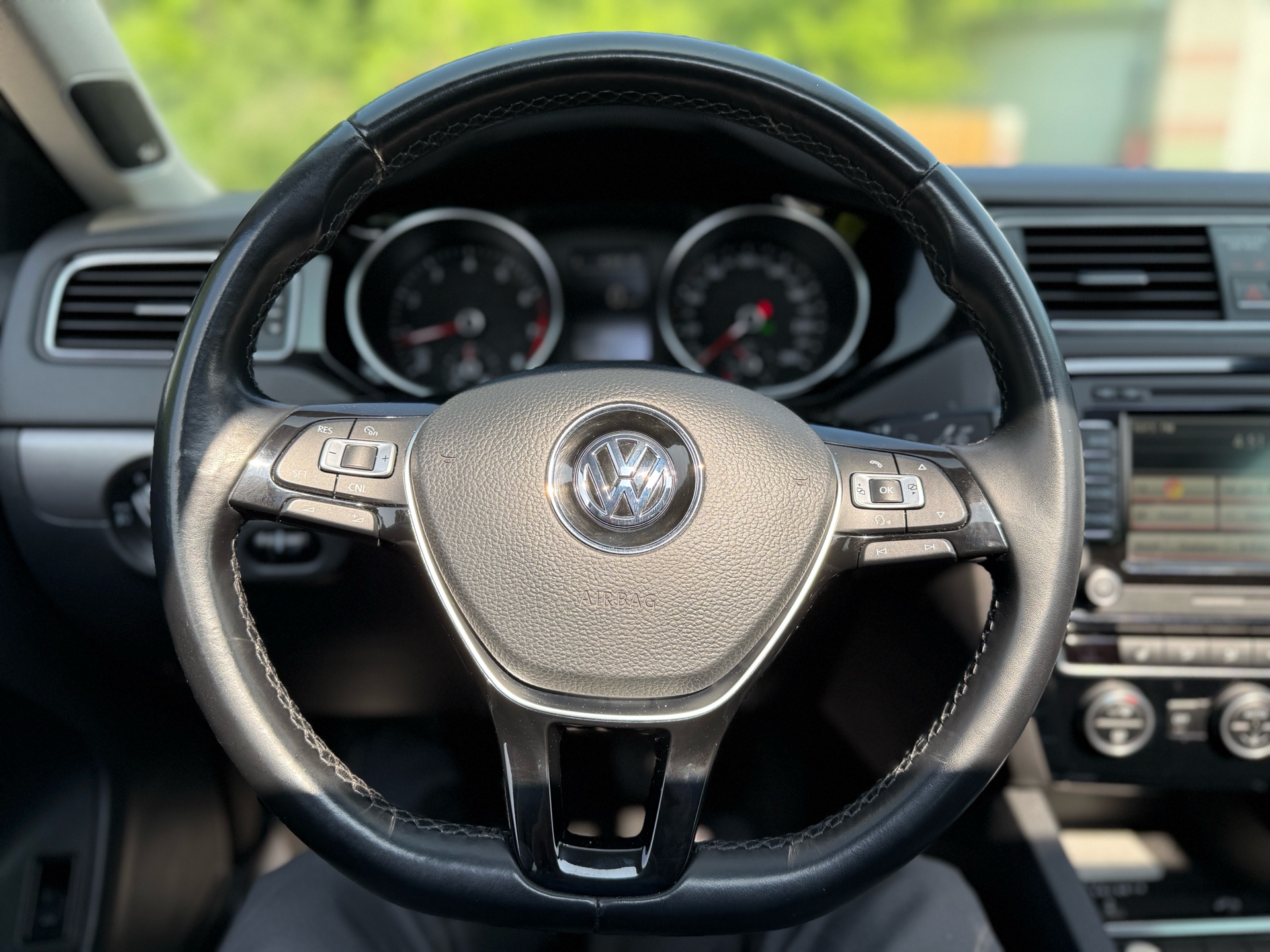 /canadacars/2015-Volkswagen-Jetta-5646543385026563.jpg