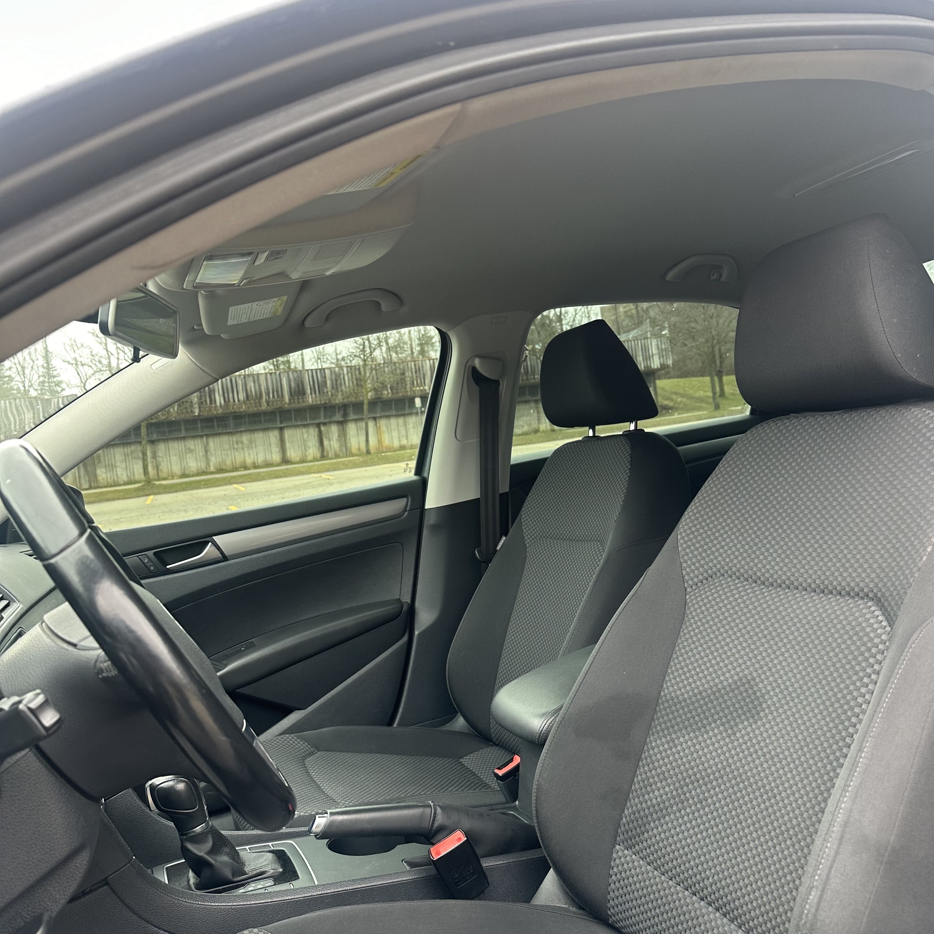 /canadacars/2015-Volkswagen-Passat-027389349590075884.jpg