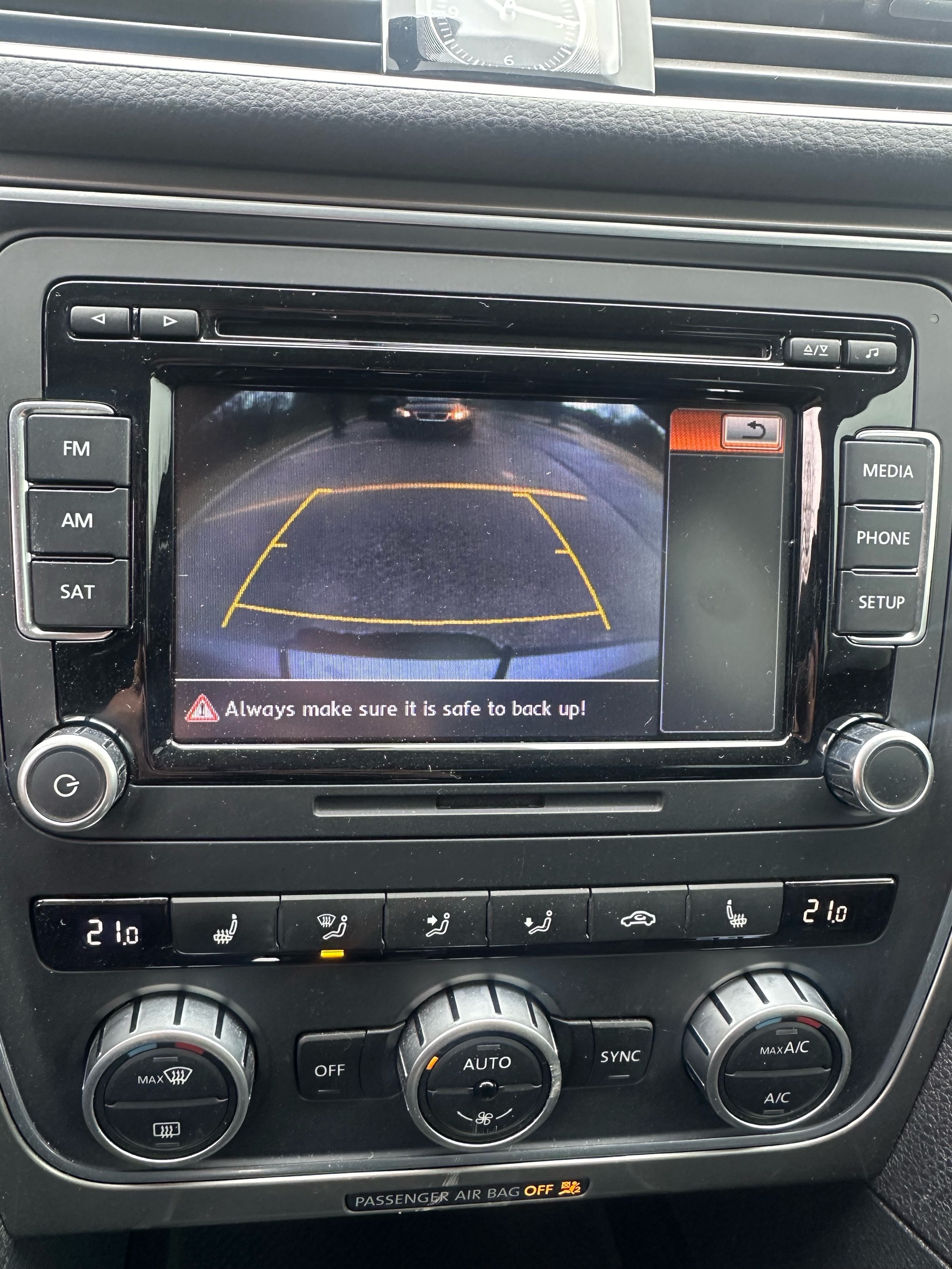 /canadacars/2015-Volkswagen-Passat-3076885318762843.jpg