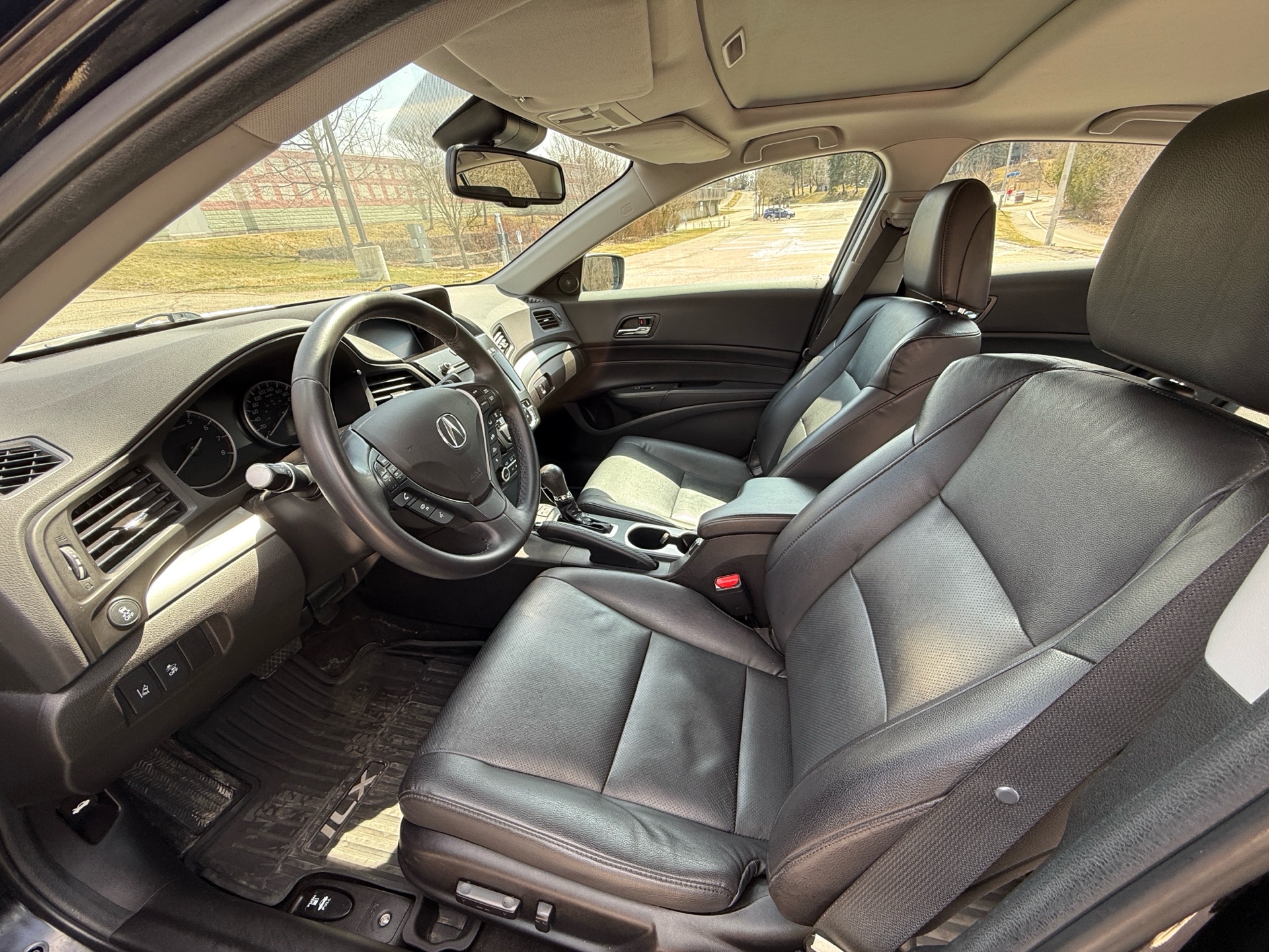 /canadacars/2016-Acura-ILX-05453167690339944.jpg