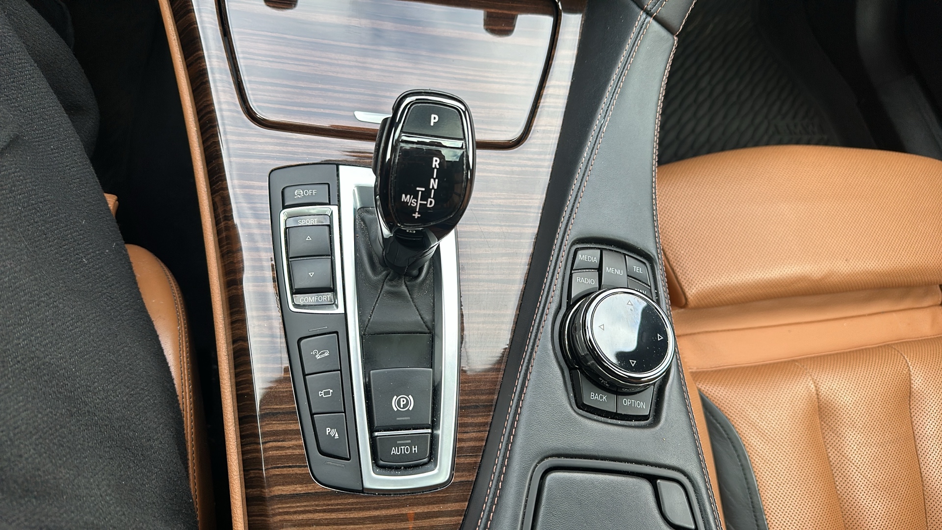 /canadacars/2016-BMW-6Series-5573119776360573.jpg