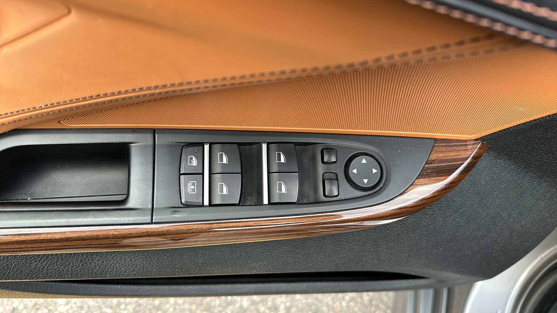/canadacars/2016-BMW-6Series-9780847972551681.jpg