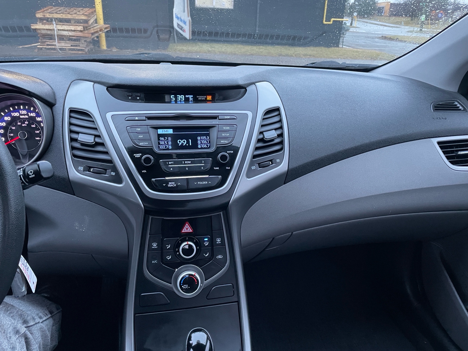 /canadacars/2016-Hyundai-Elantra-8951141818938118.jpg
