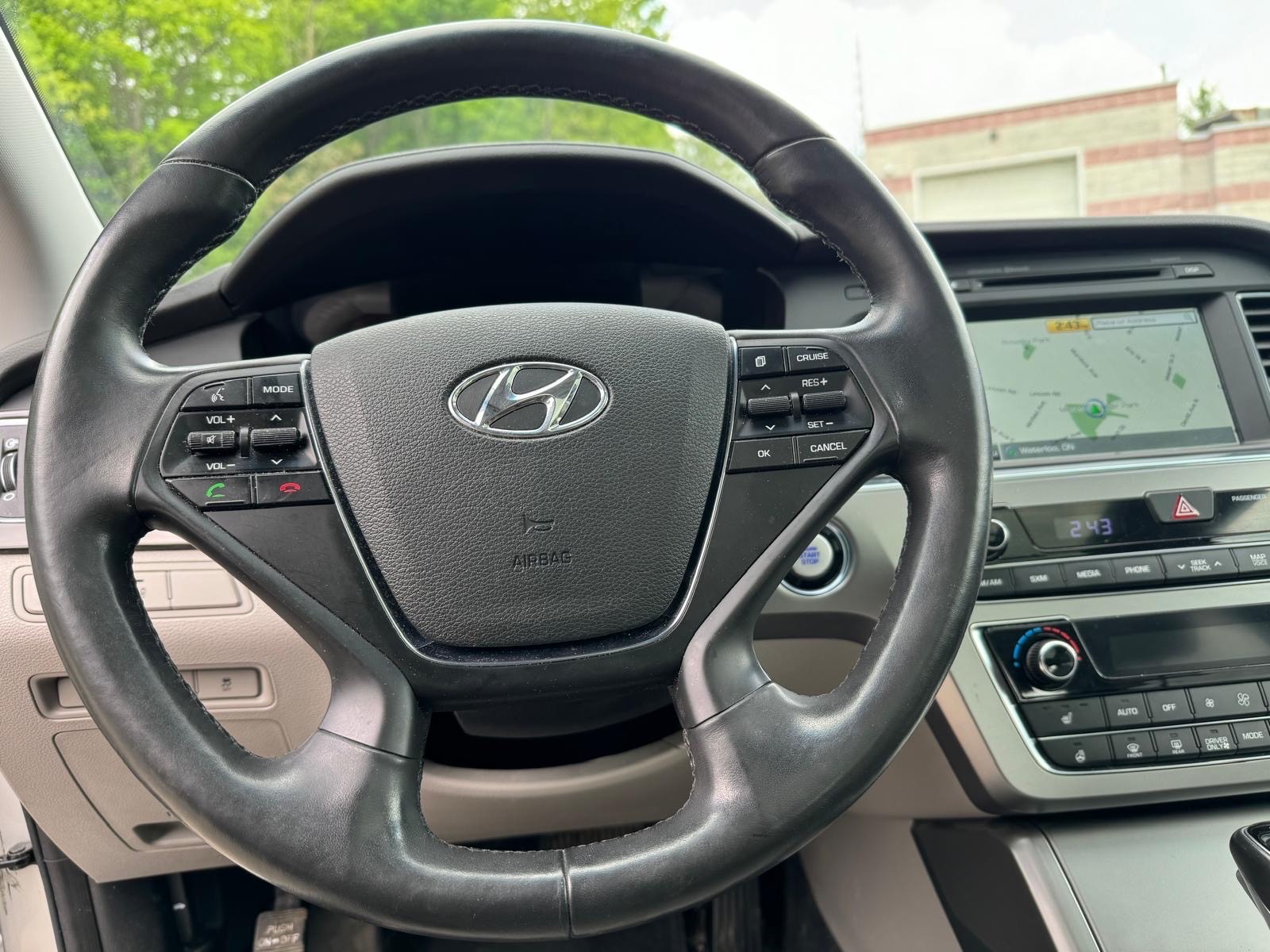 /canadacars/2016-Hyundai-SonataHybrid-32345568219469745.jpg