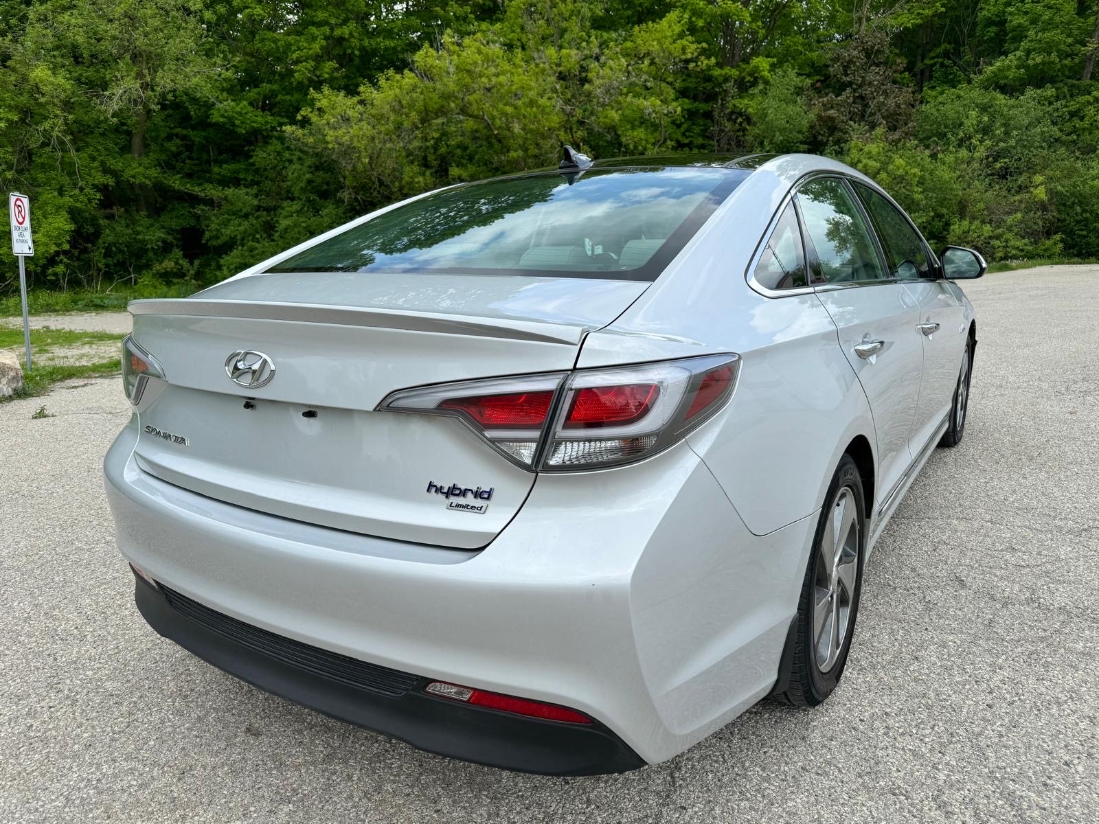 /canadacars/2016-Hyundai-SonataHybrid-7120637110553765.jpg