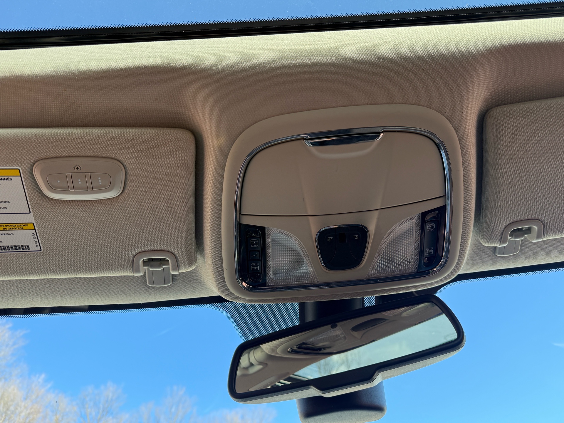 /canadacars/2016-Jeep-Cherokee-17385536454769435.jpg
