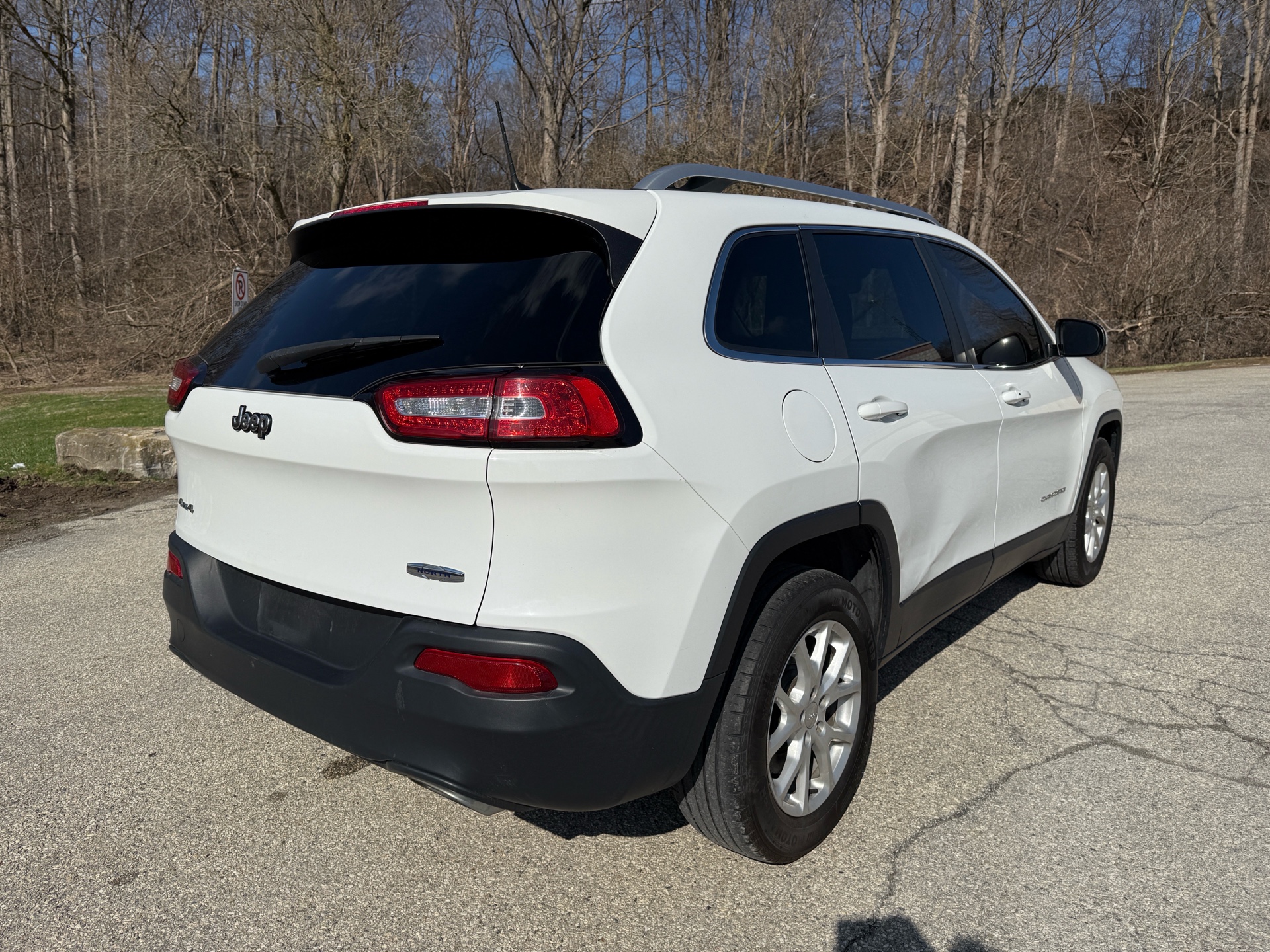 /canadacars/2016-Jeep-Cherokee-3907894969634371.jpg