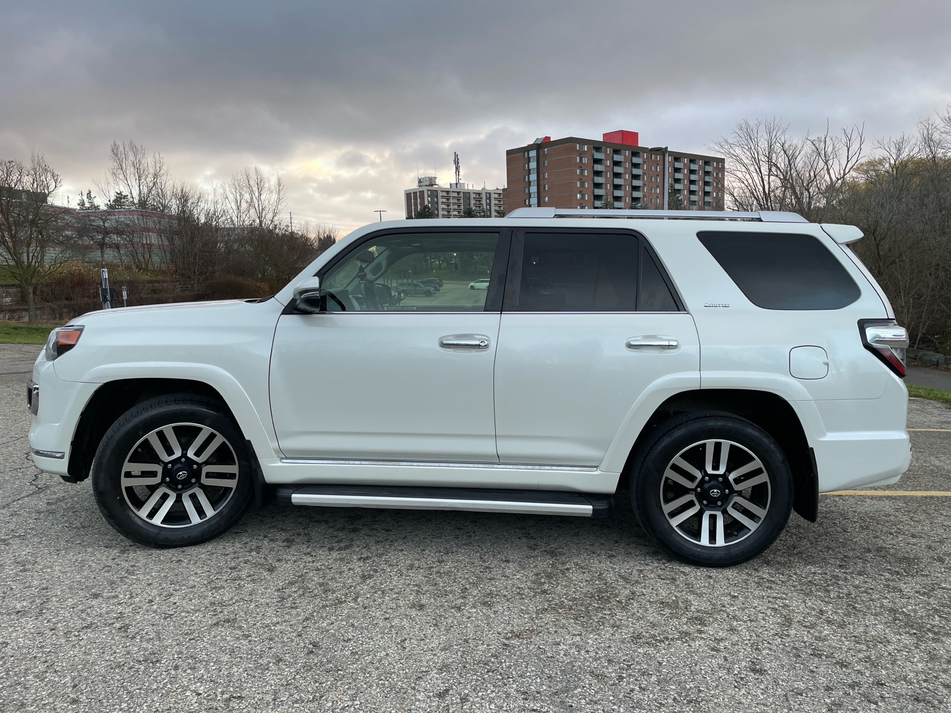 /canadacars/2016-Toyota-4Runner-9312652511178561.jpg