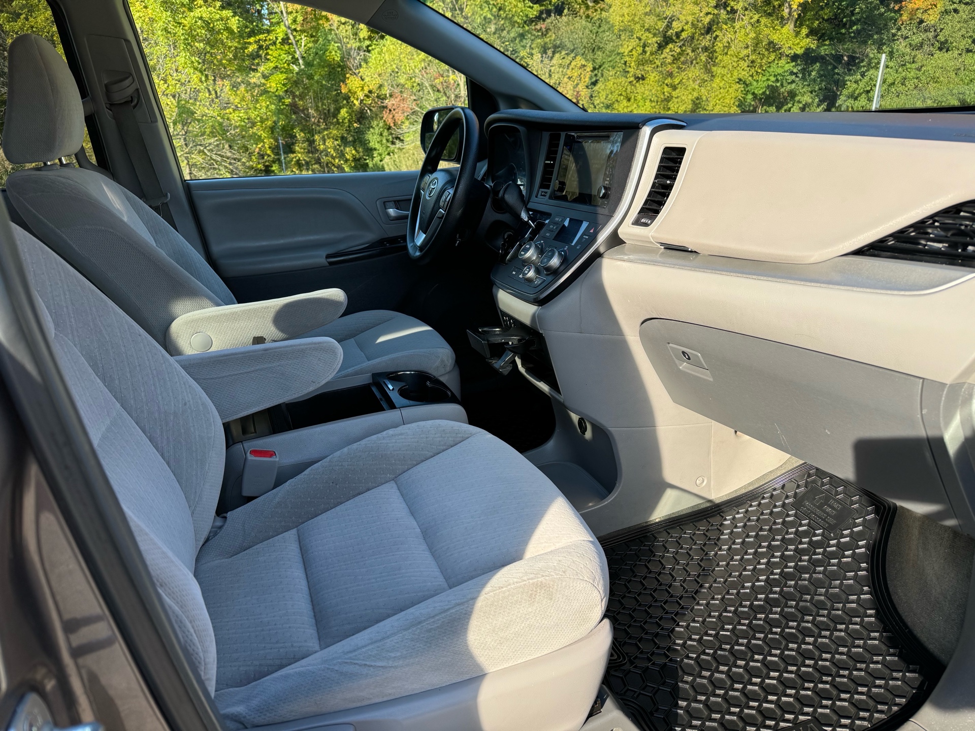 /canadacars/2016-Toyota-Sienna-3457531253770876.jpg