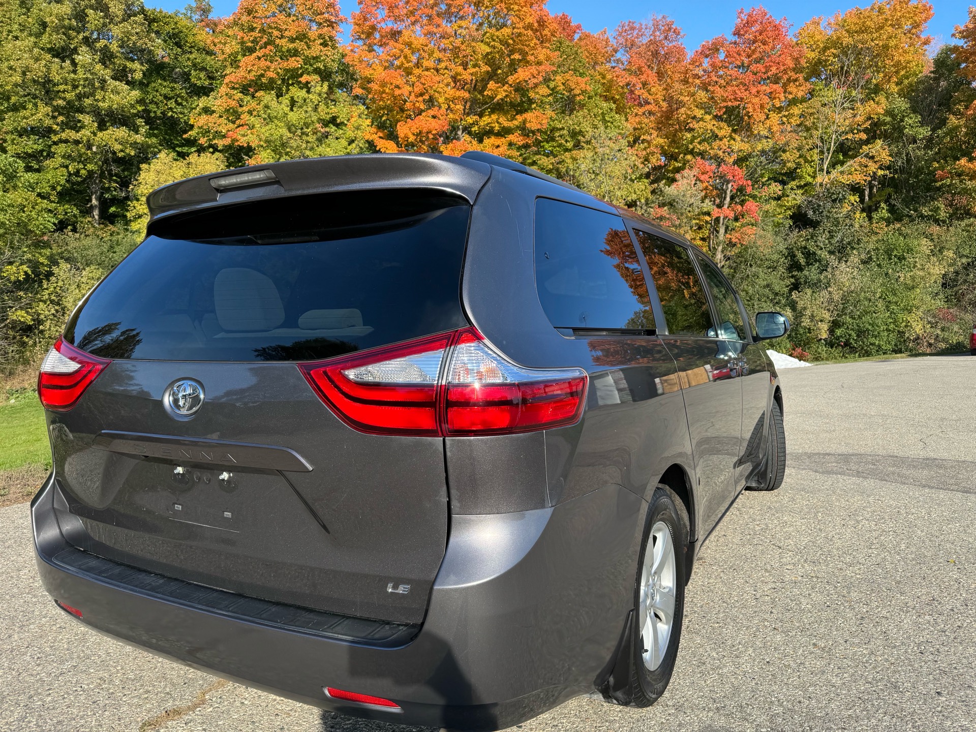/canadacars/2016-Toyota-Sienna-5395770324577787.jpg