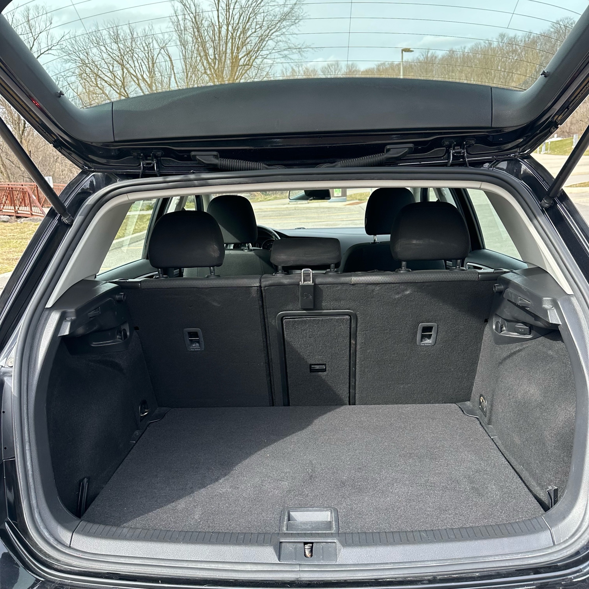 /canadacars/2016-Volkswagen-Golf-08117421452891249.jpg