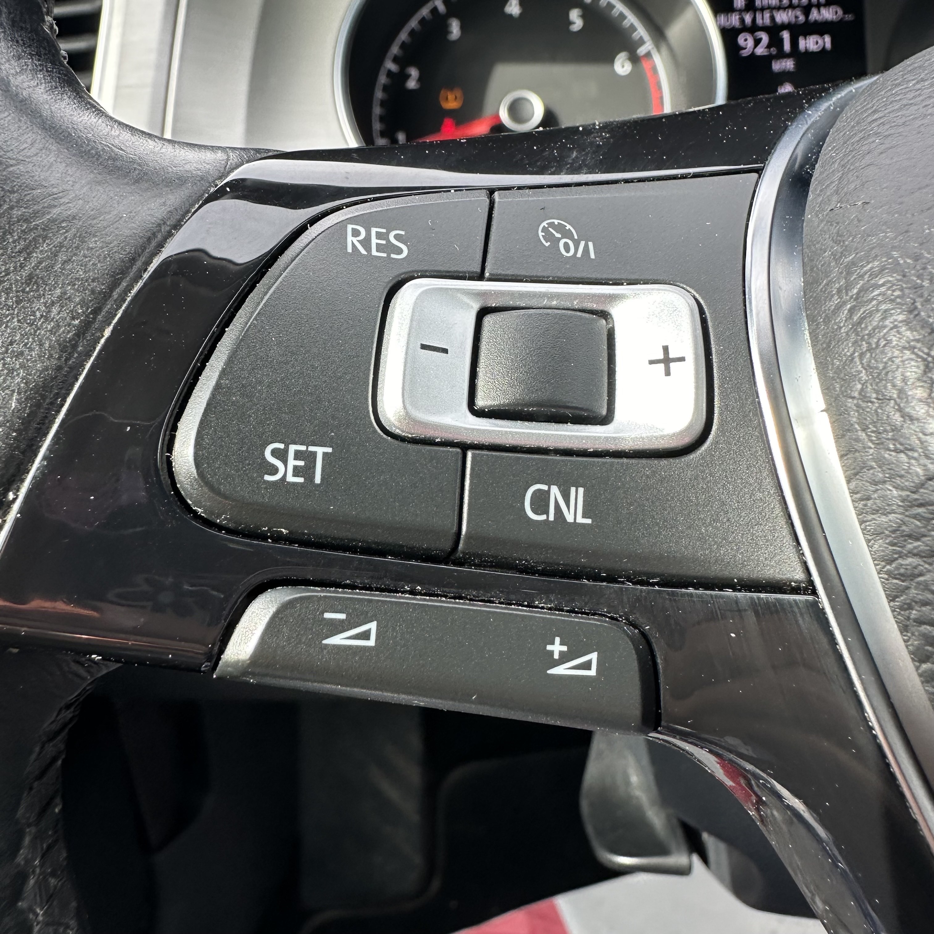 /canadacars/2016-Volkswagen-Golf-5730539460493838.jpg