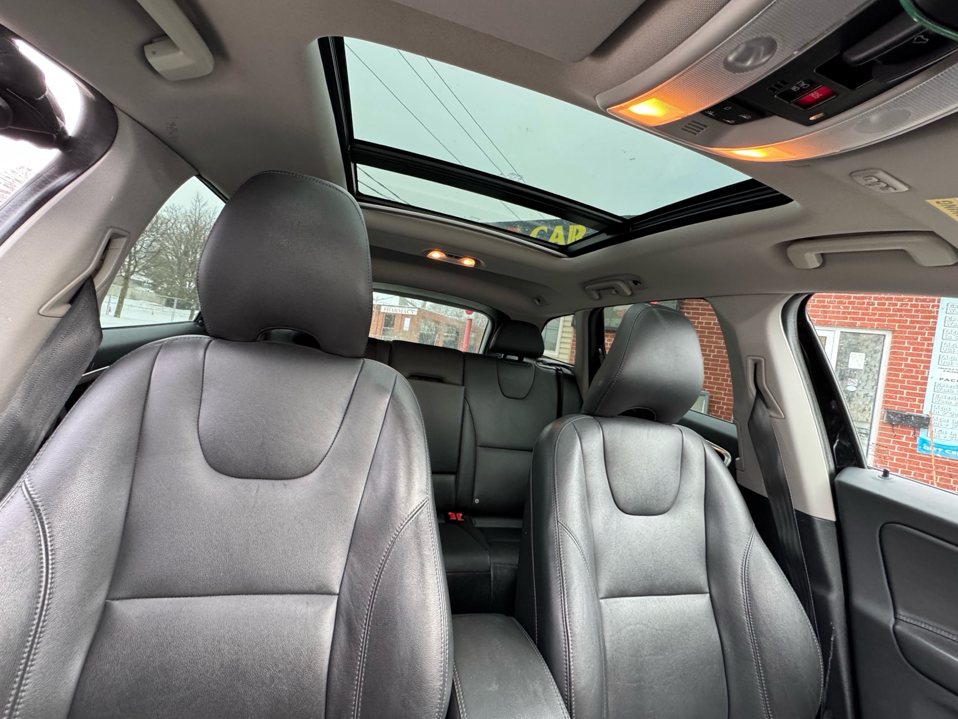 /canadacars/2016-Volvo-XC60-5336404450786407.jpg