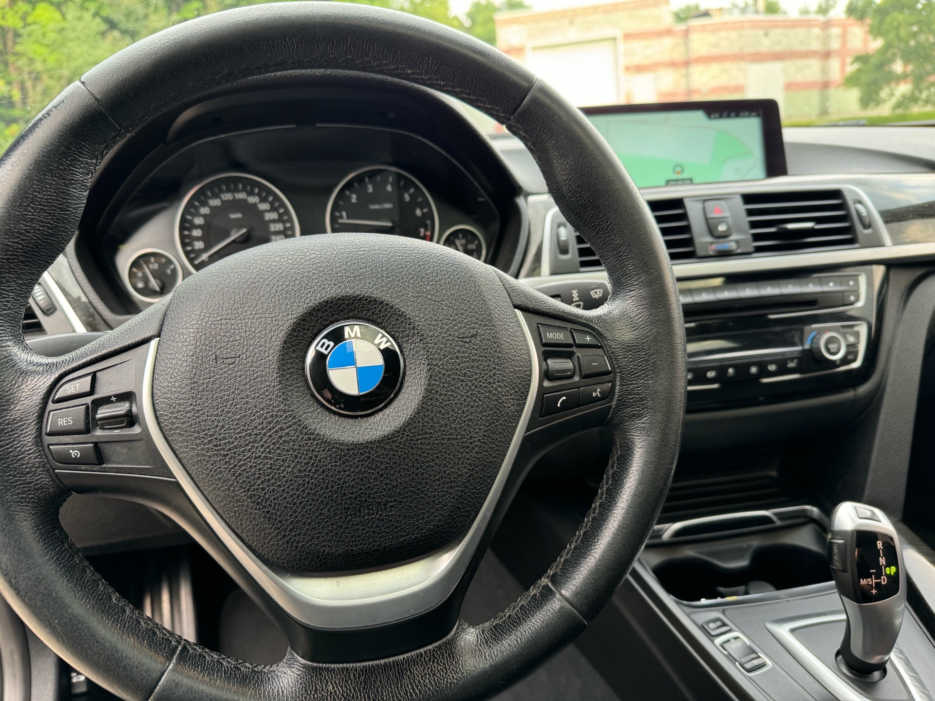 /canadacars/2017-BMW-3Series-021597212747915595.jpg